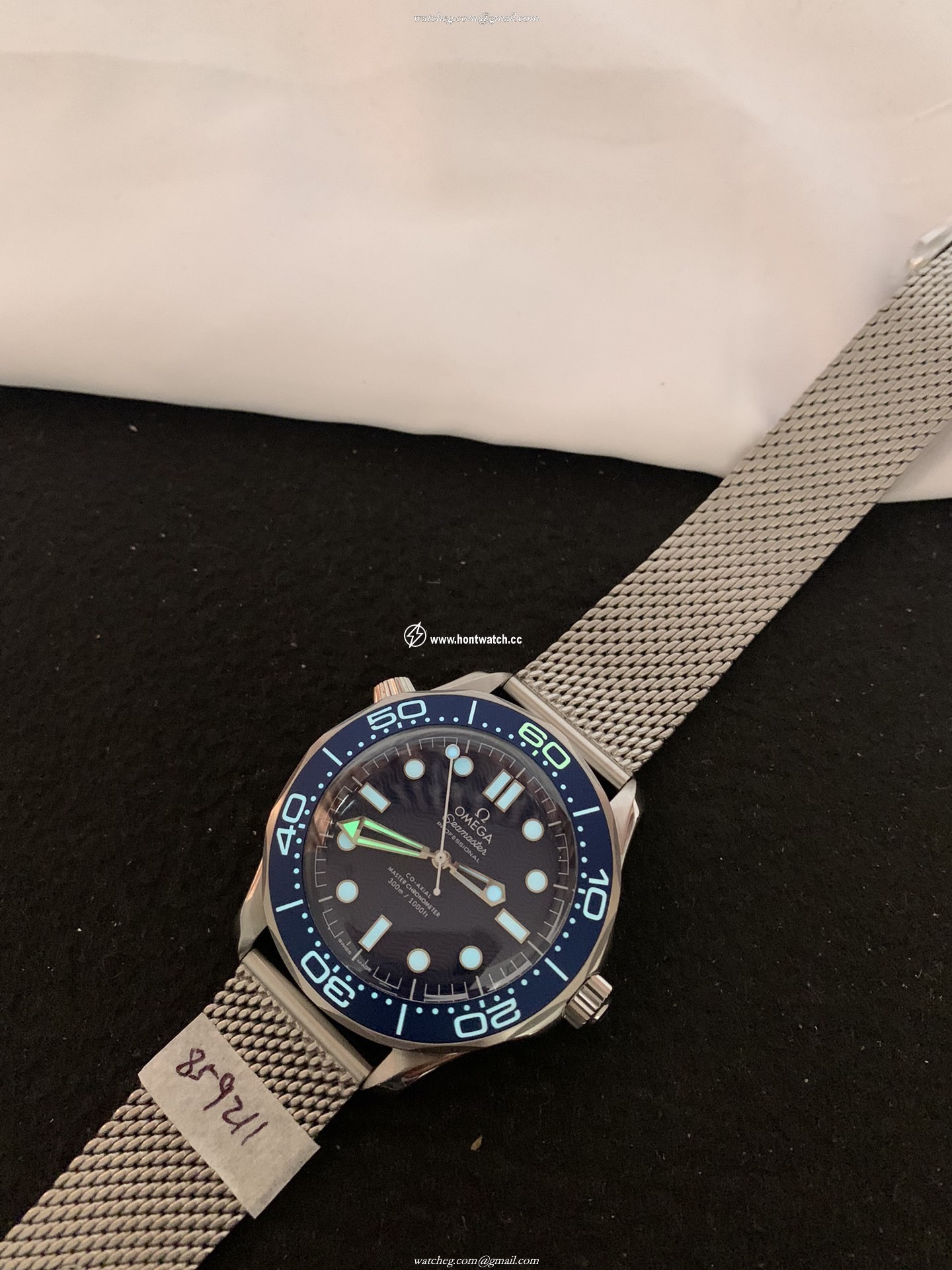 Omega Seamaster Diver 300m Green Replica Watch - 42mm Men's Automatic - Image 2