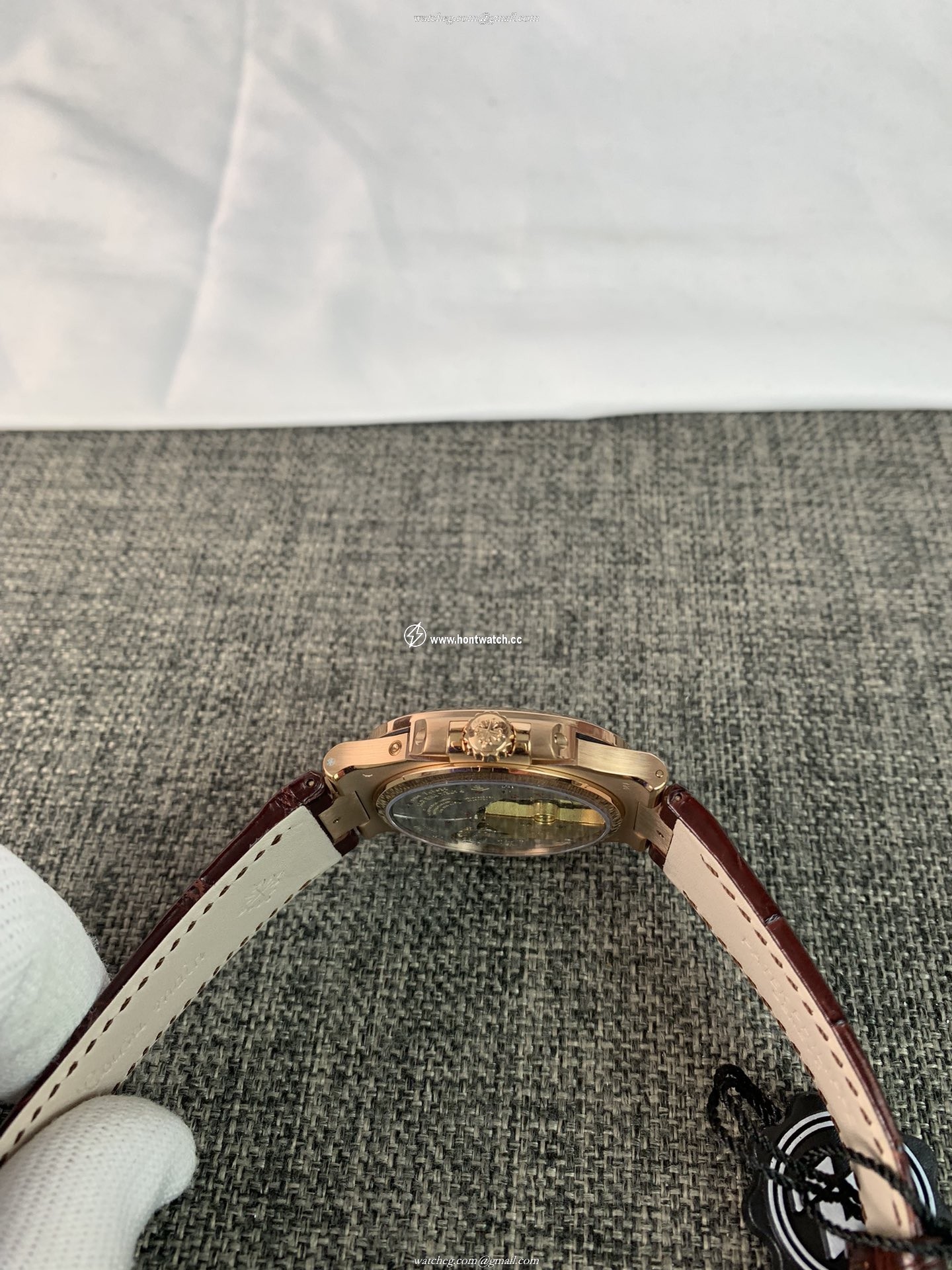 Patek Philippe Nautilus 5712R-001 Replica - Men's 40mm Rose Gold Watch - Image 2
