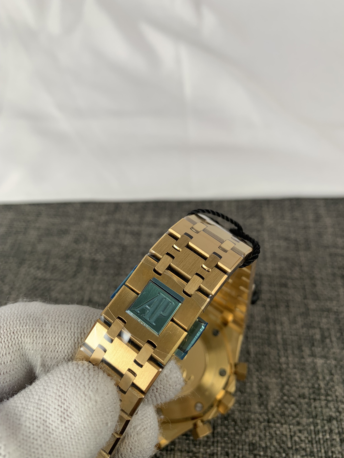 Audemars Piguet Royal Oak Chronograph 26331BA Replica - 41mm Yellow Gold - Image 3