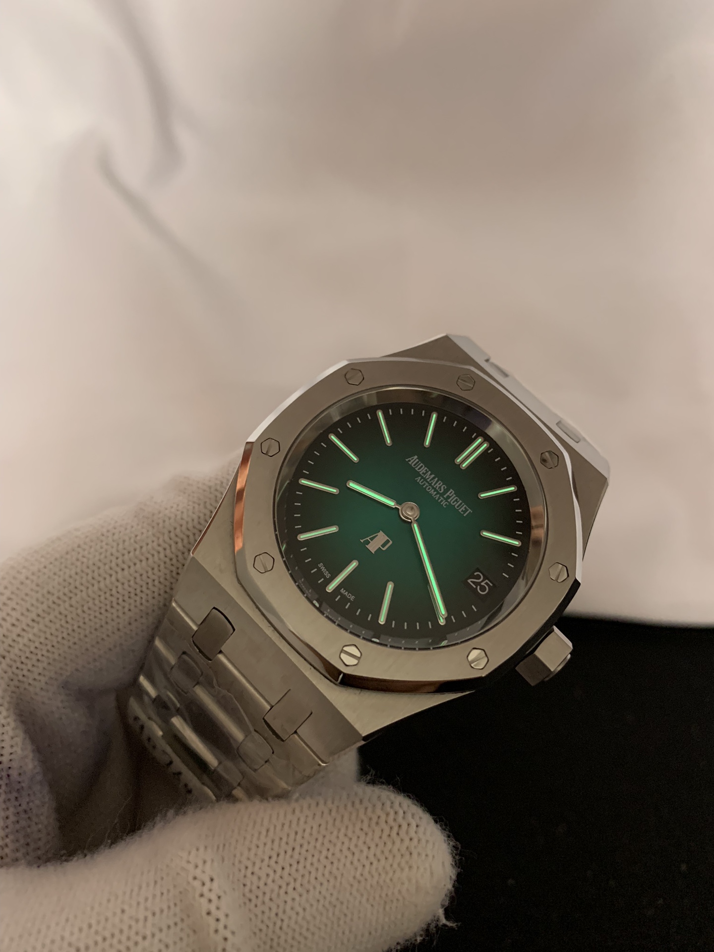 Audemars Piguet Royal Oak Ref.16202PT Replica - Men's 39mm Swiss Cal.2121 - Image 3