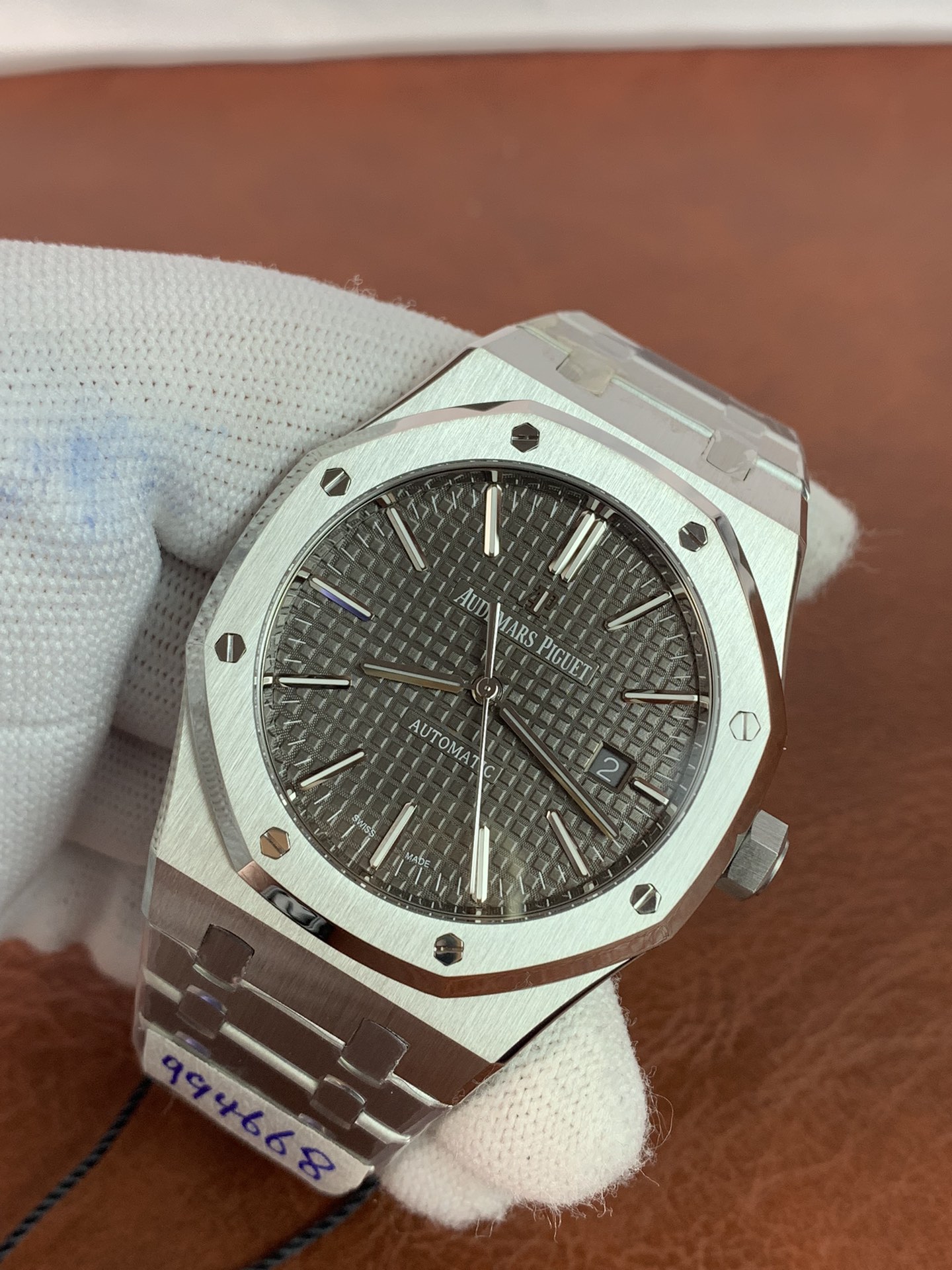 Audemars Piguet Royal Oak 15400ST Replica - 41mm Men's Watch | AP3120 - Image 3