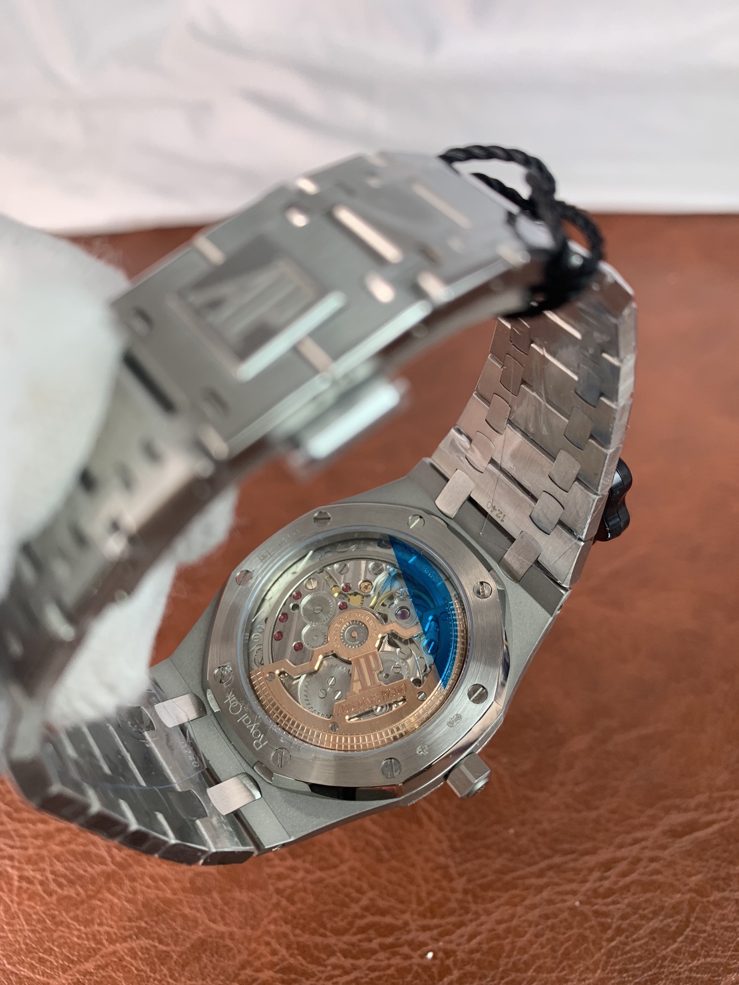 Audemars Piguet Royal Oak 15202BC Replica - 39mm Men's Watch | Swiss Cal.2121 - Image 3