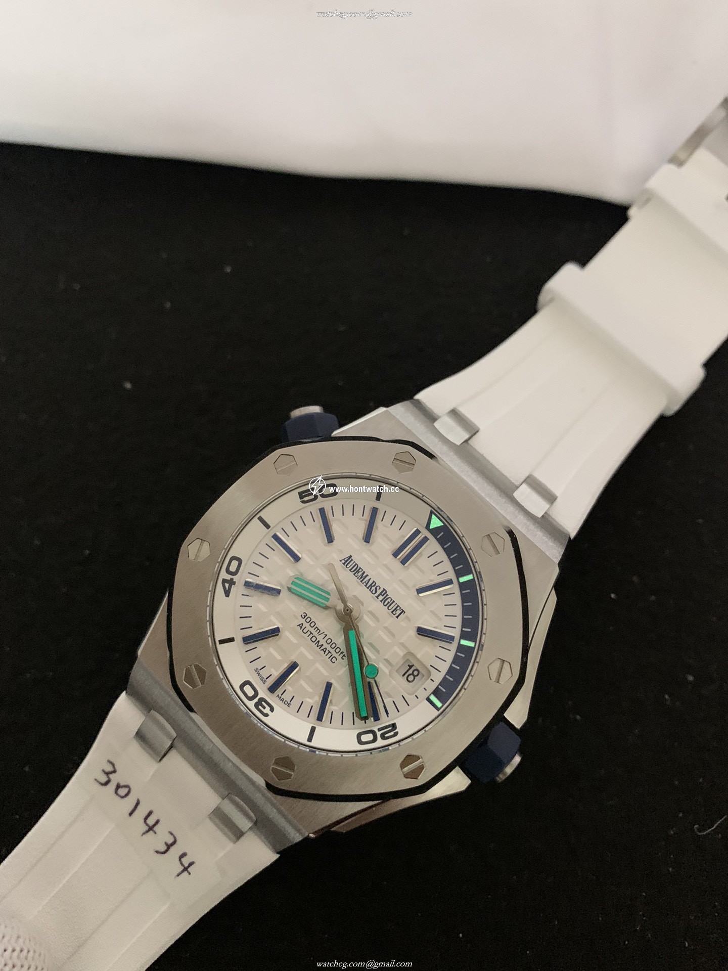 Audemars Piguet Royal Oak Offshore Diver Replica - 42mm Swiss ETA3120 - Mens Watch - Image 2