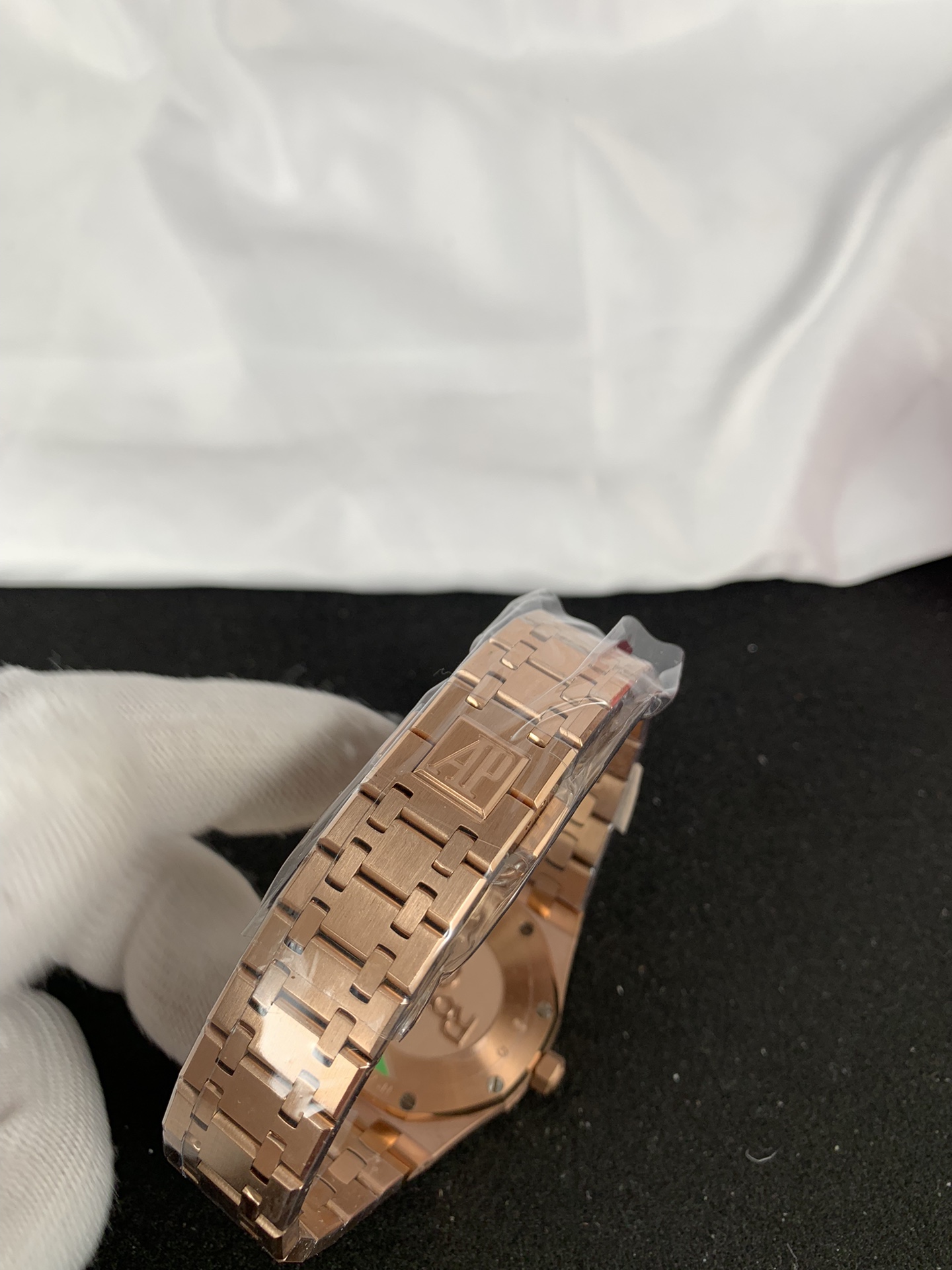 Audemars Piguet Royal Oak 15450OR Replica - 38mm Women's Quartz Watch - Image 3