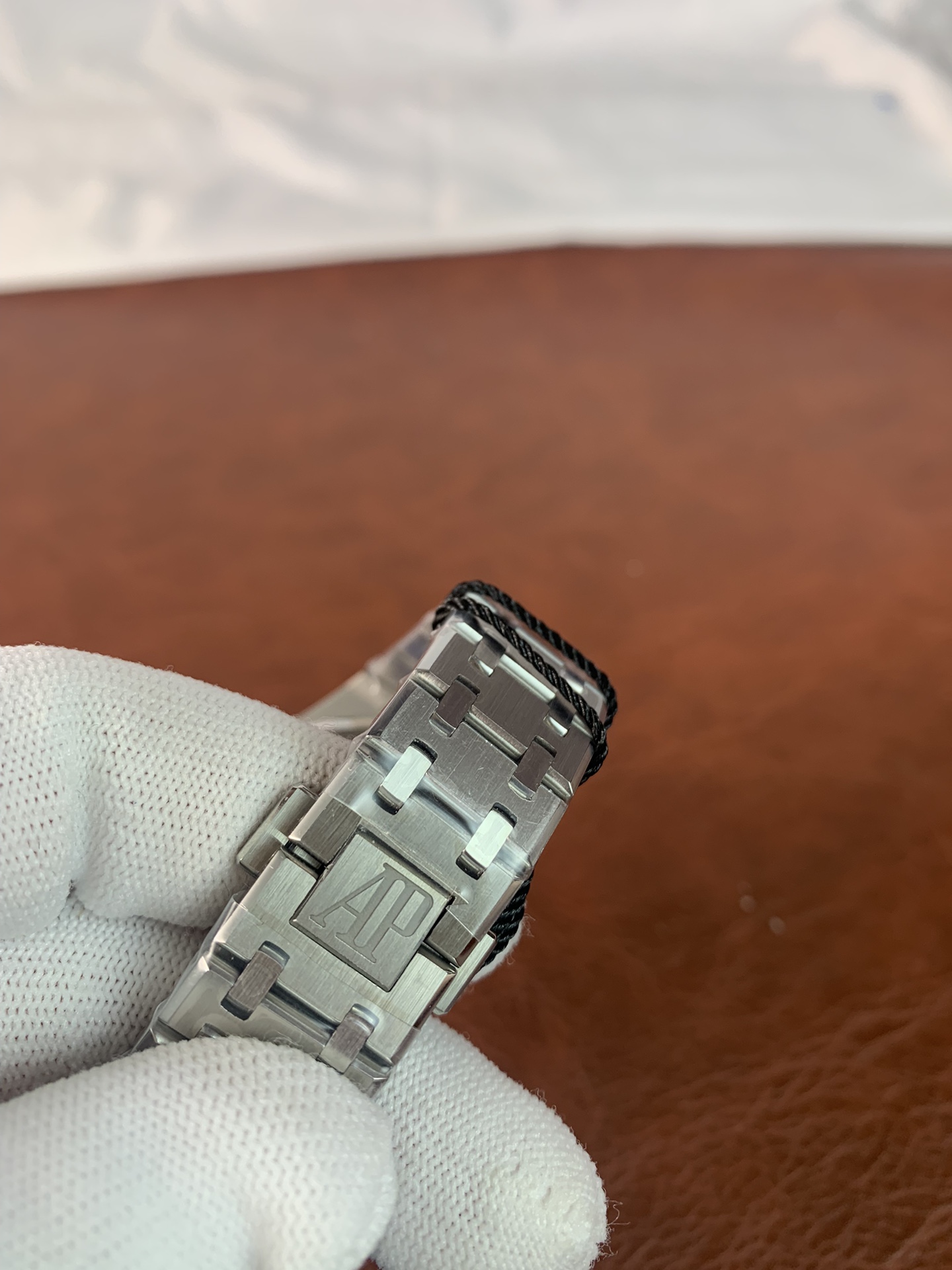 Audemars Piguet Royal Oak Ladies 33mm Replica Watch | Swiss Quartz ETA - Image 3