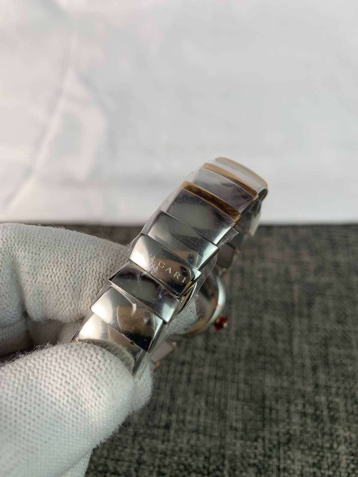 Bvlgari Lvcea Ladies 102194 Replica Watch - 28mm Steel & Pink Gold - Image 3