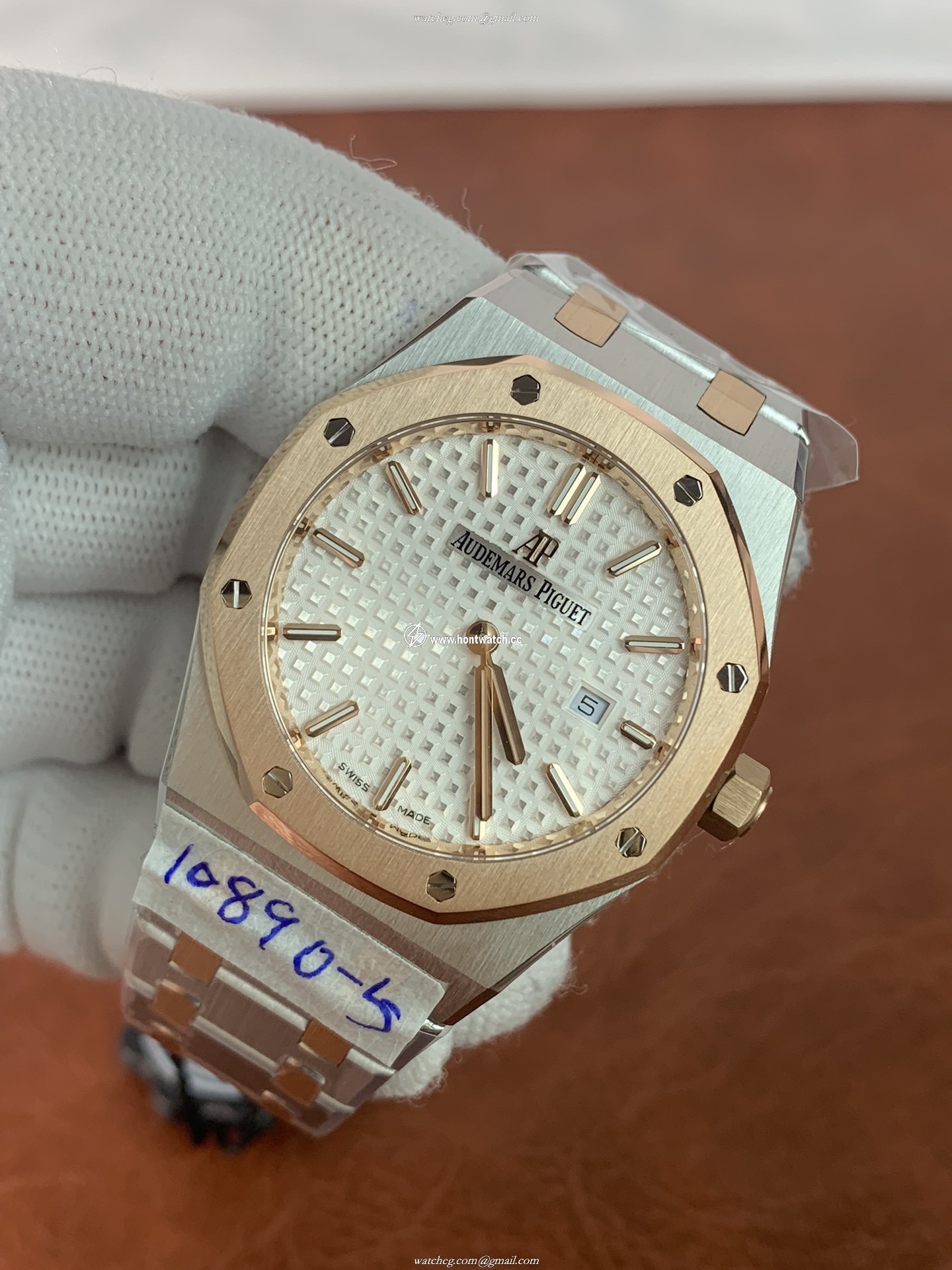 Audemars Piguet Royal Oak 37mm Replica Watch for Women - Swiss Quartz - Image 2