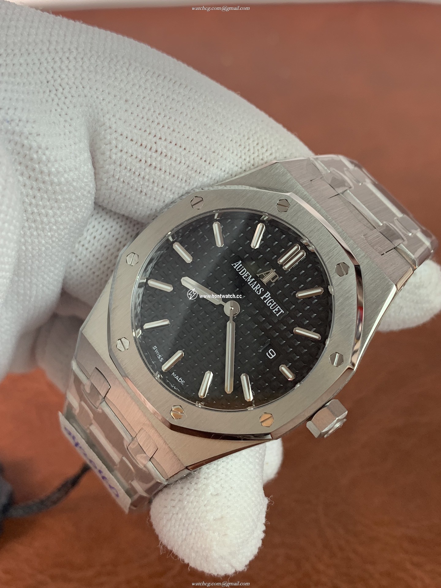 Audemars Piguet Royal Oak Ladies 33mm Replica Watch | Swiss Quartz ETA - Image 2