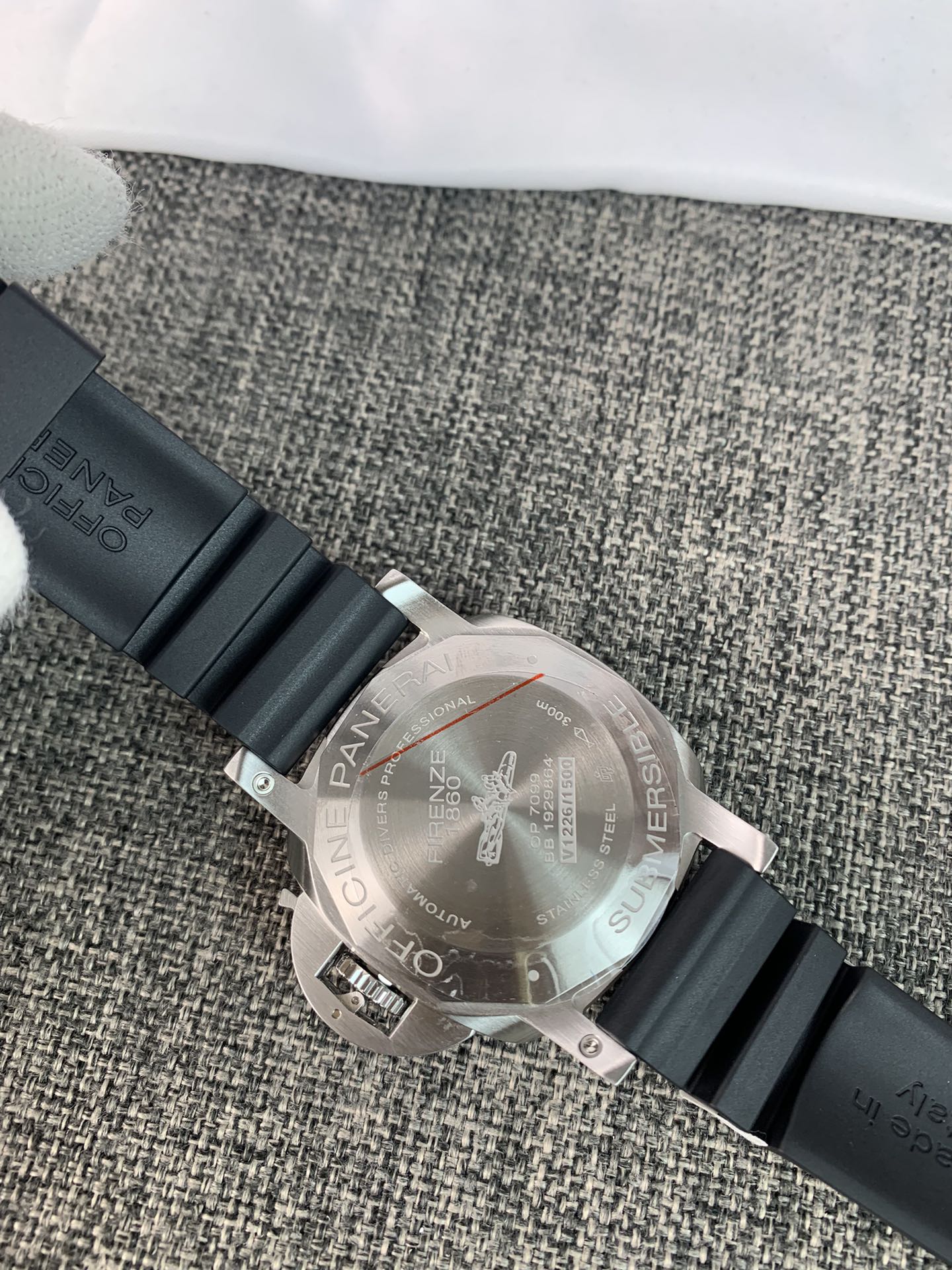 Panerai Luminor PAM00683 Replica Watch for Men - 42mm Swiss P900 - Image 4