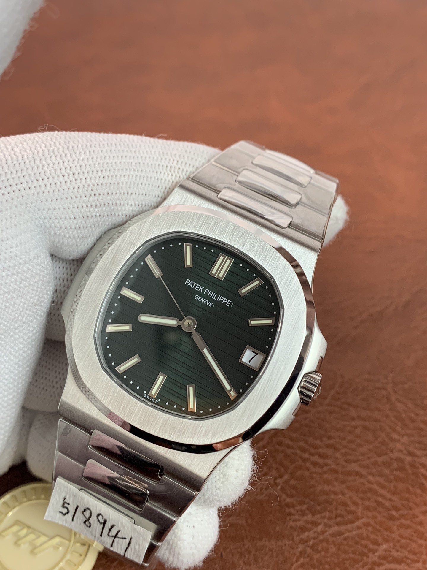 Patek Philippe Nautilus 5711-1A-014 Replica - 40mm Swiss Automatic - Mens Unisex - Image 4