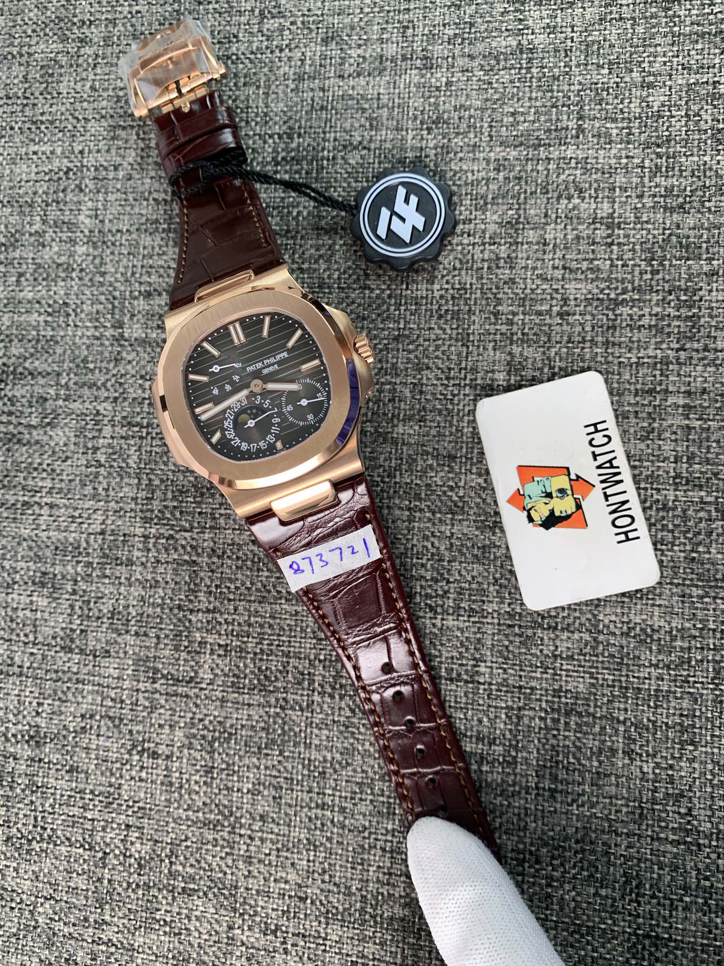 Patek Philippe Nautilus 5712R-001 Replica - Men's 40mm Rose Gold Watch - Image 4