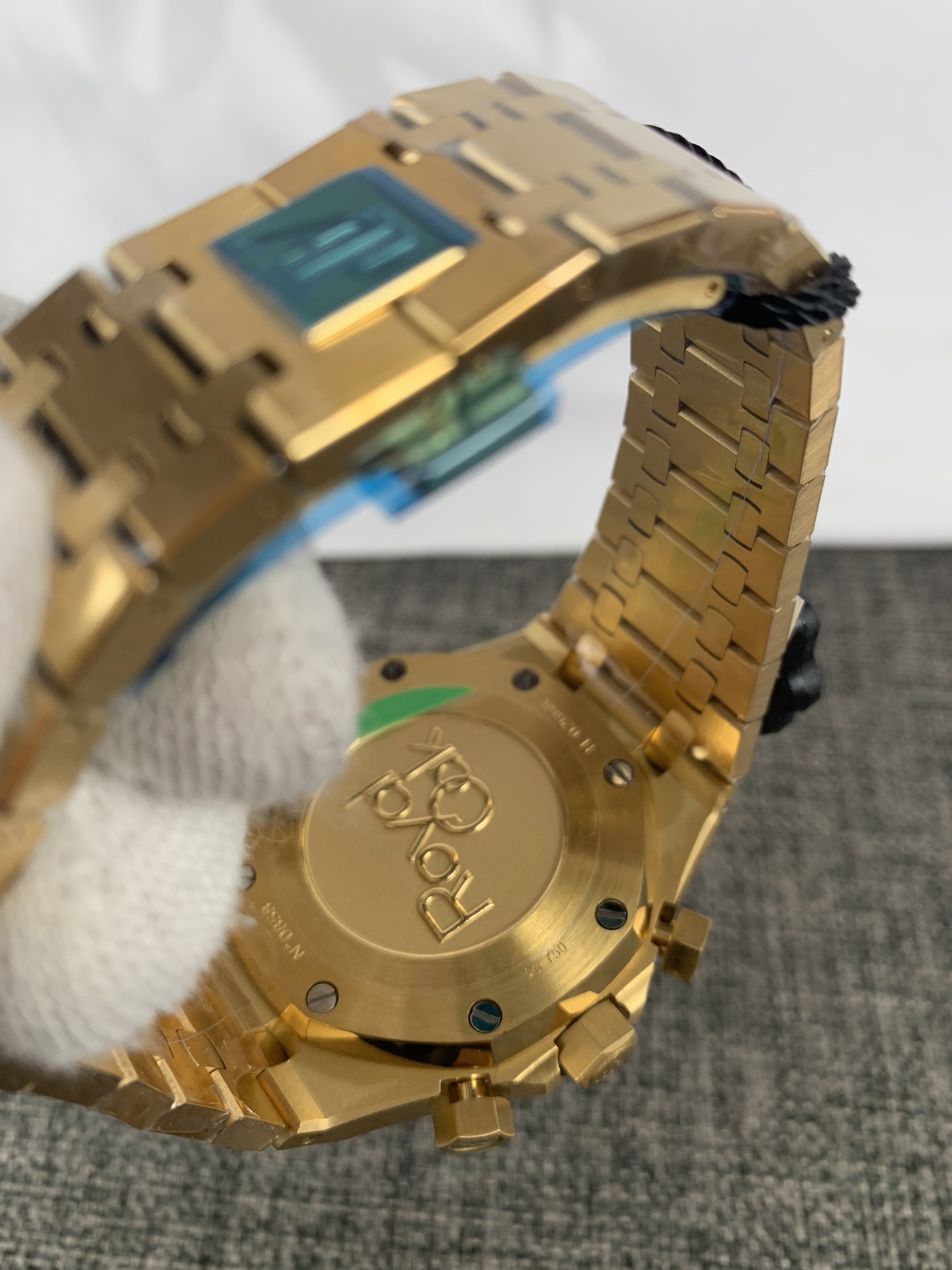 Audemars Piguet Royal Oak Chronograph 26331BA Replica - 41mm Yellow Gold - Image 4
