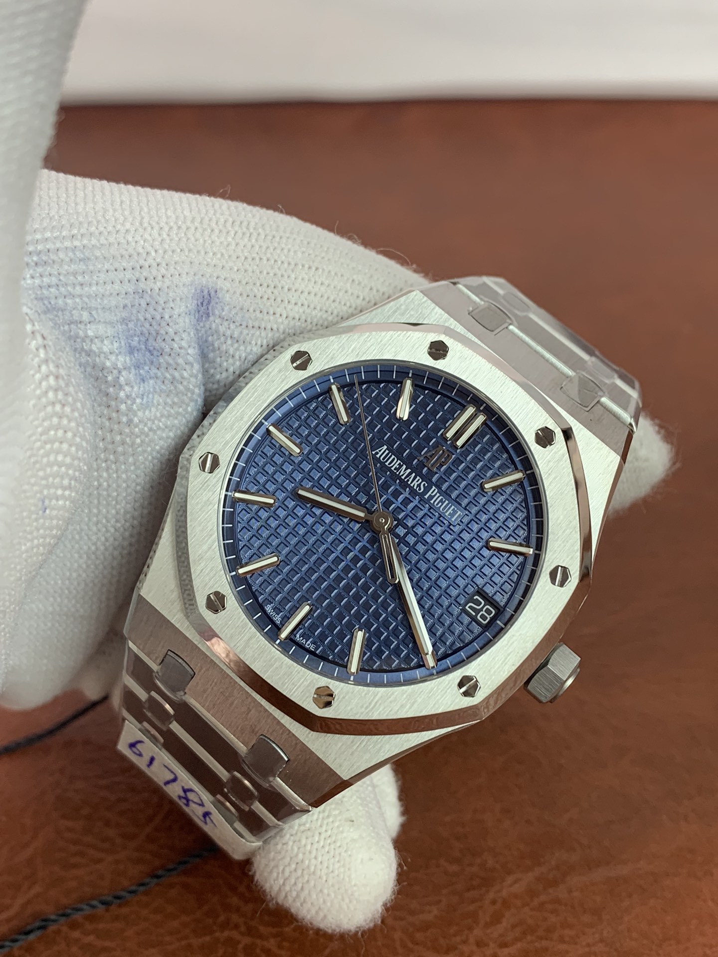 Audemars Piguet Royal Oak 15500ST Replica - 41mm Men's Watch | AP4302 - Image 4