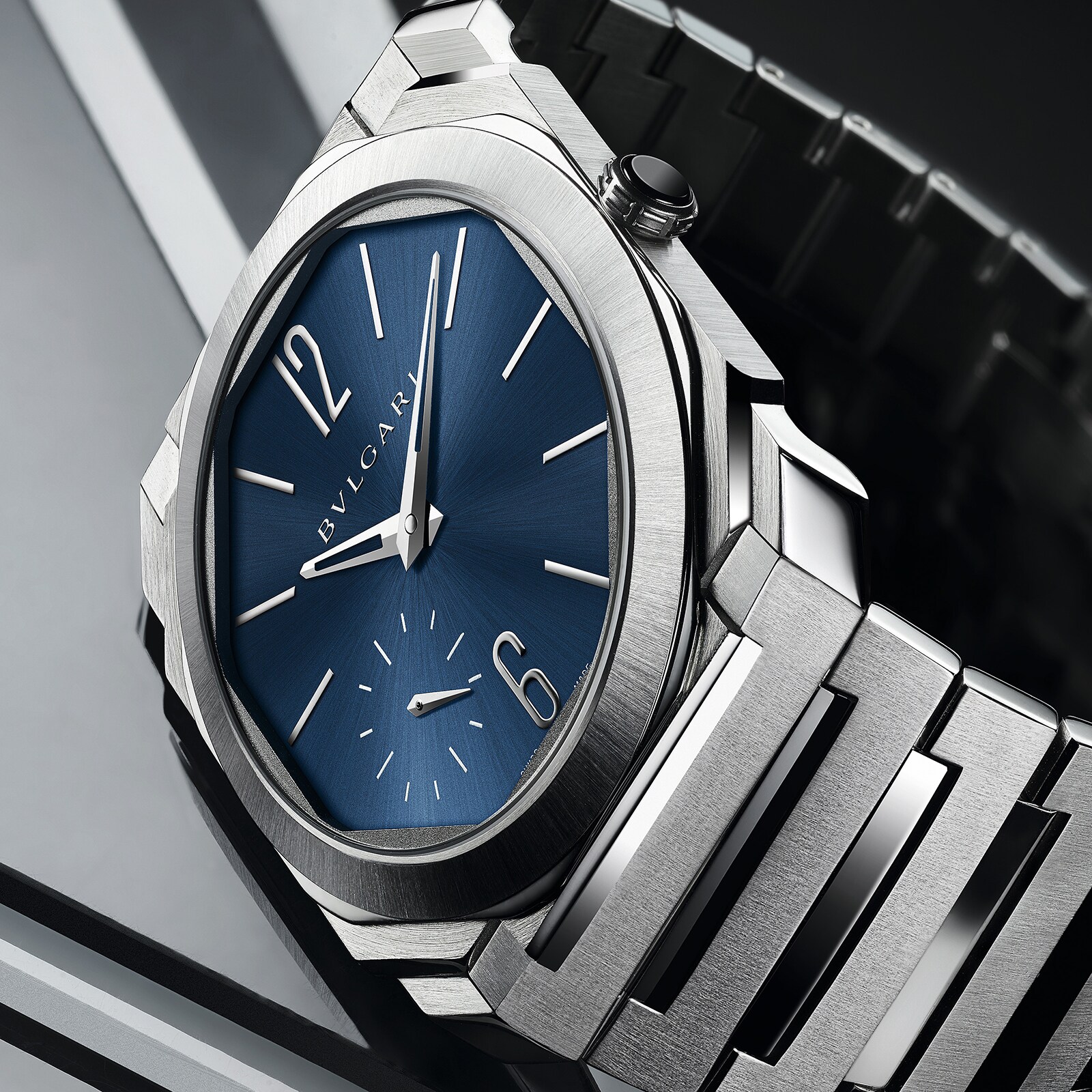 Bvlgari Octo 103431 Automatic Blue Dial - 40mm Stainless Steel Watch - Image 3