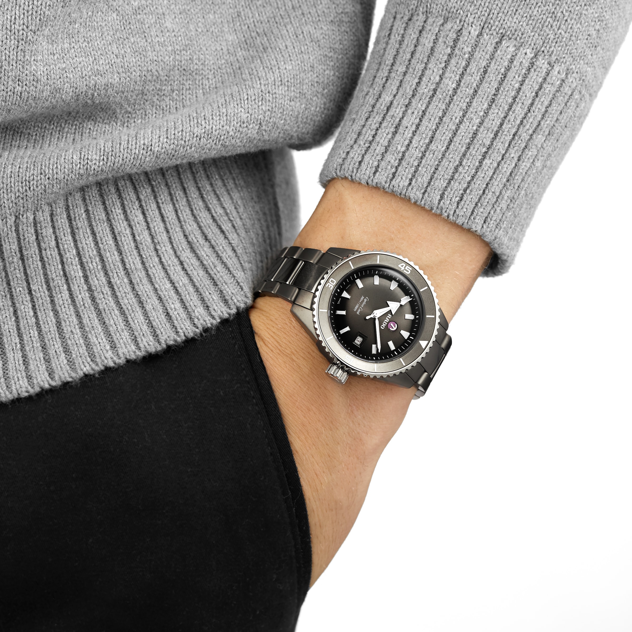 Rado Captain Cook R32144102 - Automatic Grey Ceramic Watch | 43mm - Image 3