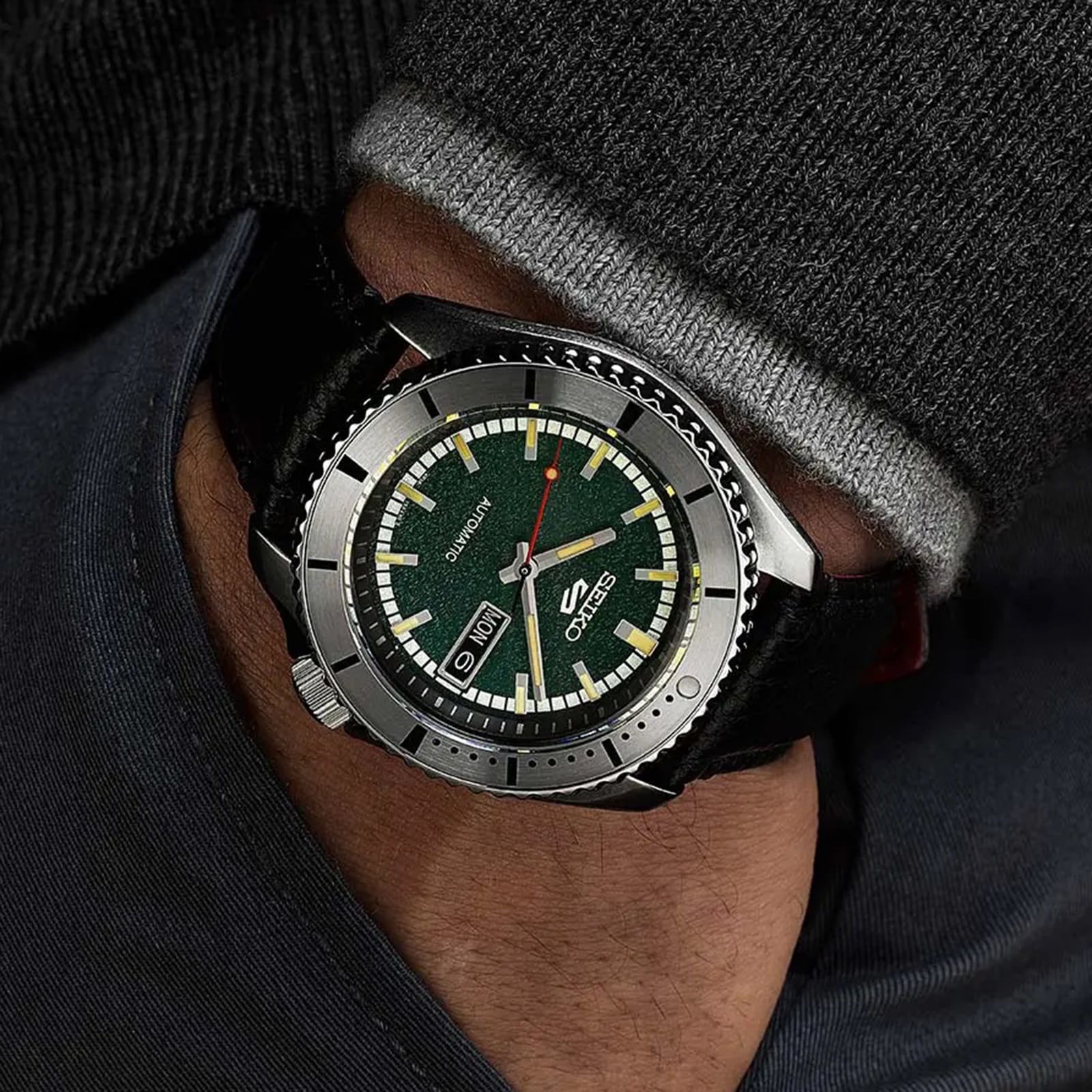 Seiko 5 Sports SRPJ91K1 Automatic Green Dial - Stainless Steel Watch - Image 4