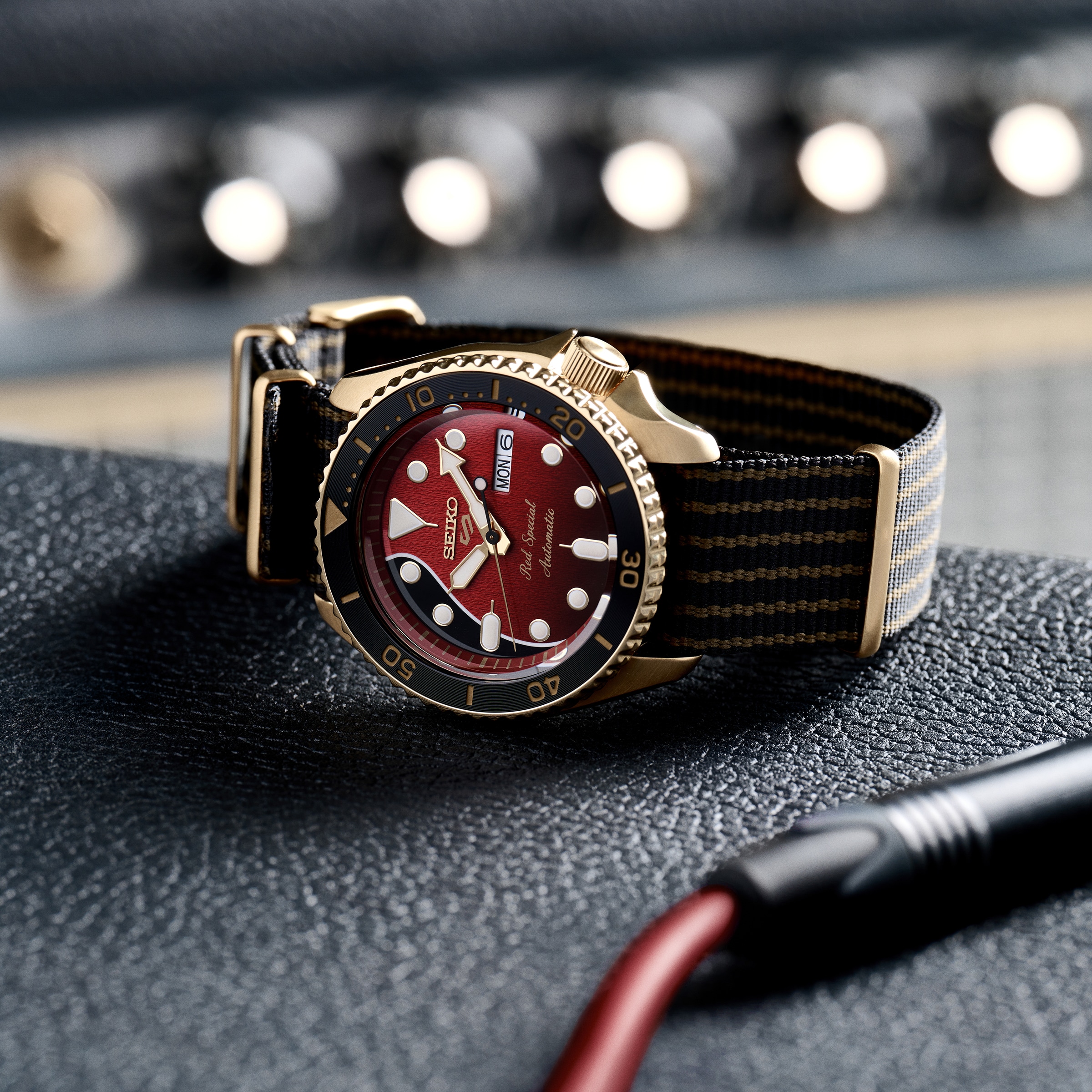 Seiko 5 Sports SRPH80K1 | Red Dial | Manual Winding | 42.5mm - Image 4