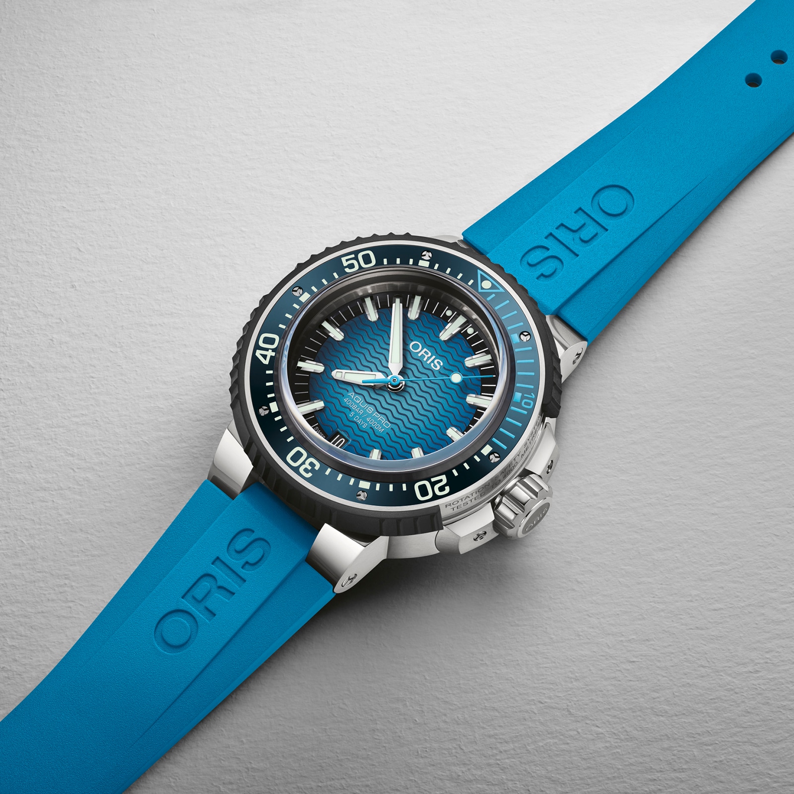 Oris Aquis Titanium Automatic Blue Diver Watch - 49.5mm | 4000m Water Resistant - Image 3