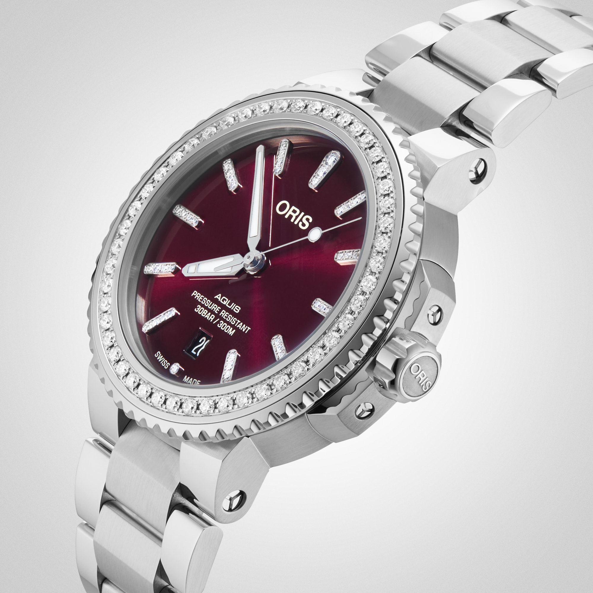 Oris Aquis Date Diamonds 41.5mm Automatic Red Dial | Stainless Steel - Image 4