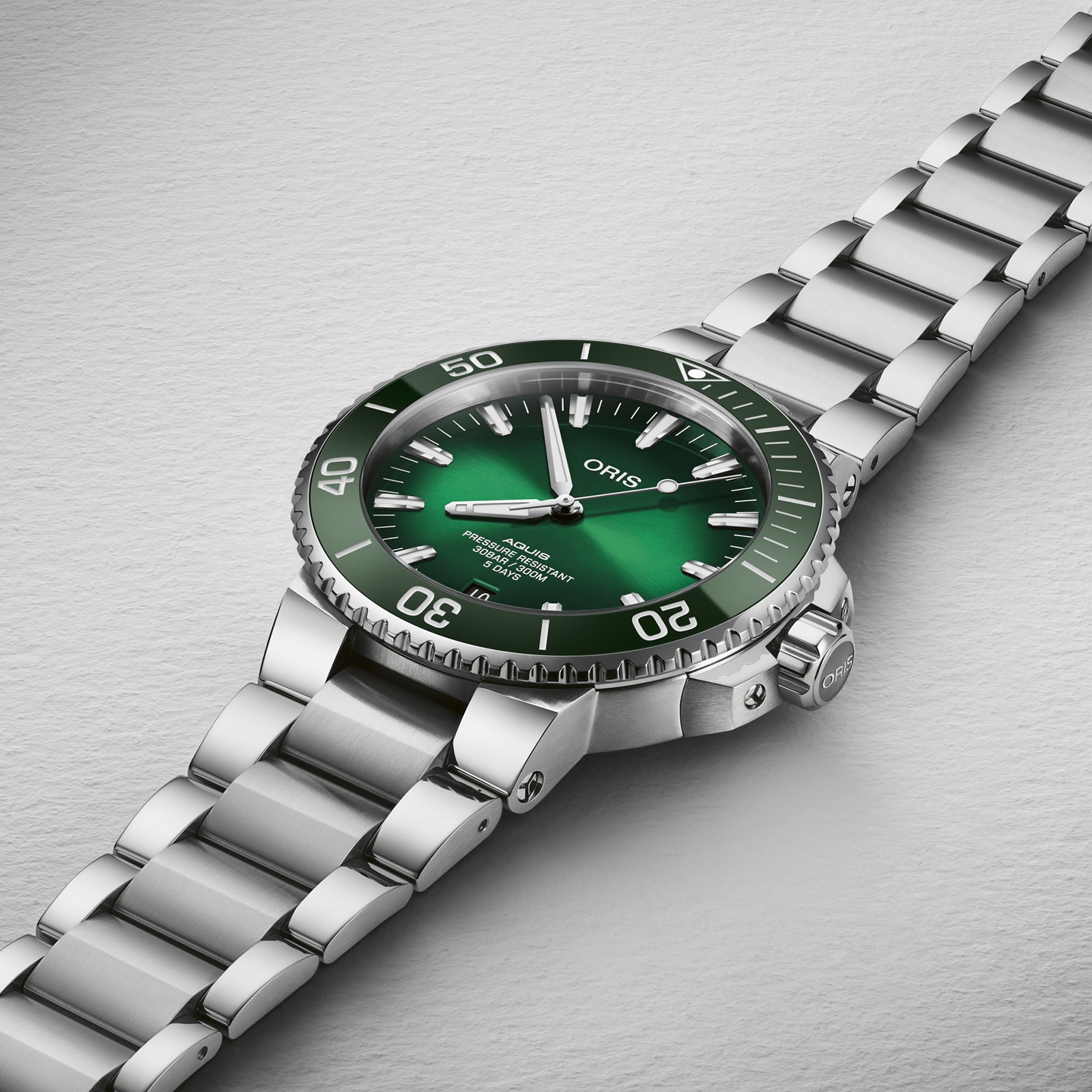 Oris Aquis Date Calibre 400 43.5mm Green Automatic Watch - Stainless Steel - Image 3