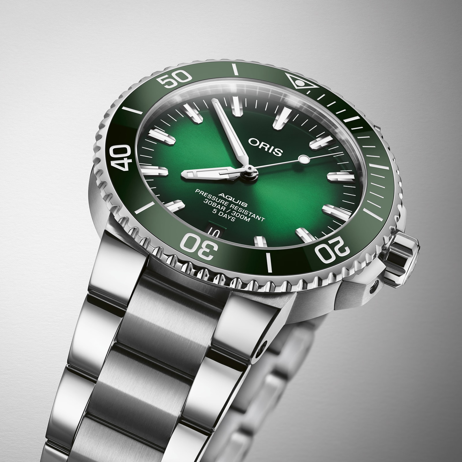 Oris Aquis Date Calibre 400 43.5mm Green Automatic Watch - Stainless Steel - Image 4