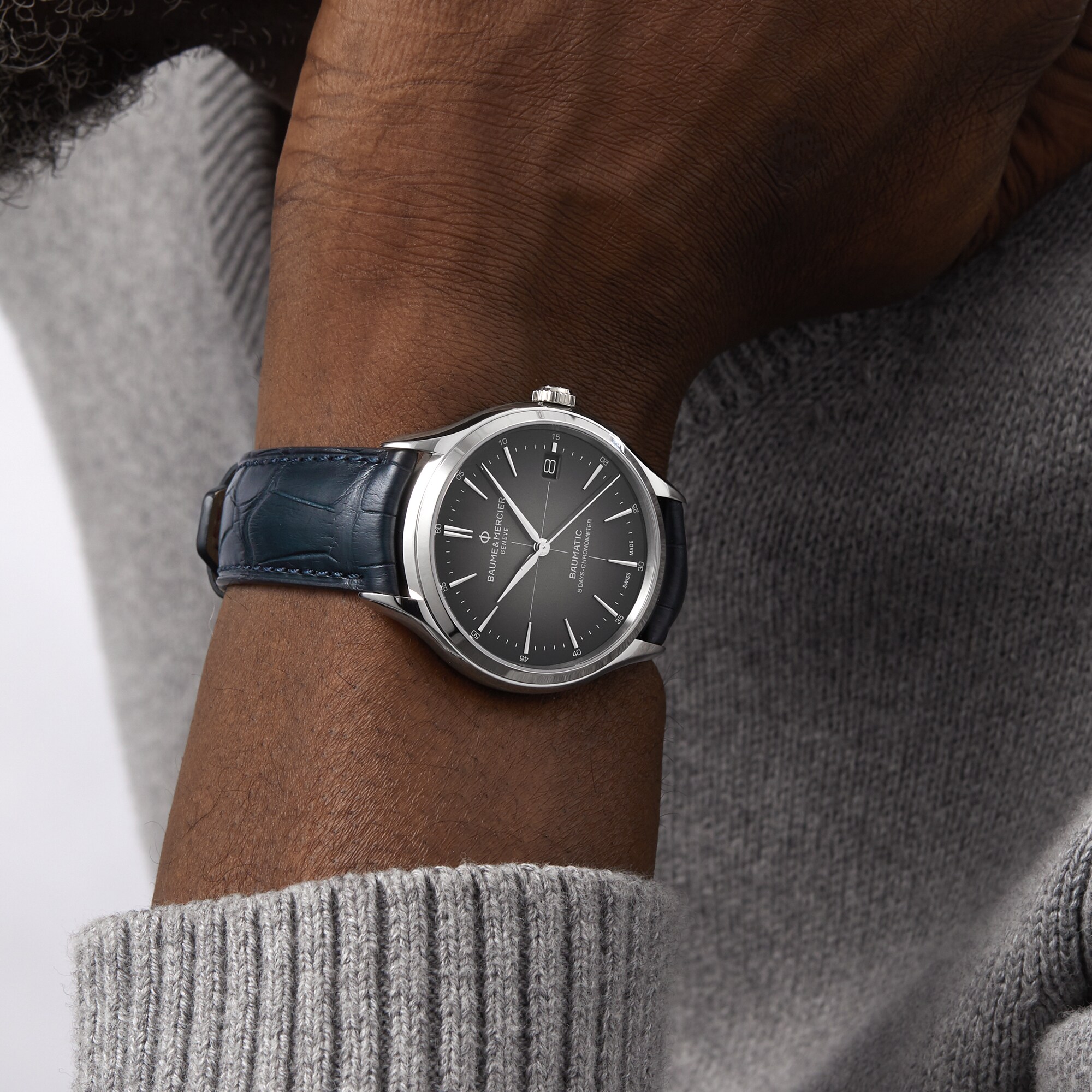 Baume & Mercier Clifton M0A10550 - 40mm Black Dial Quartz Watch - Stainless Steel - Image 3