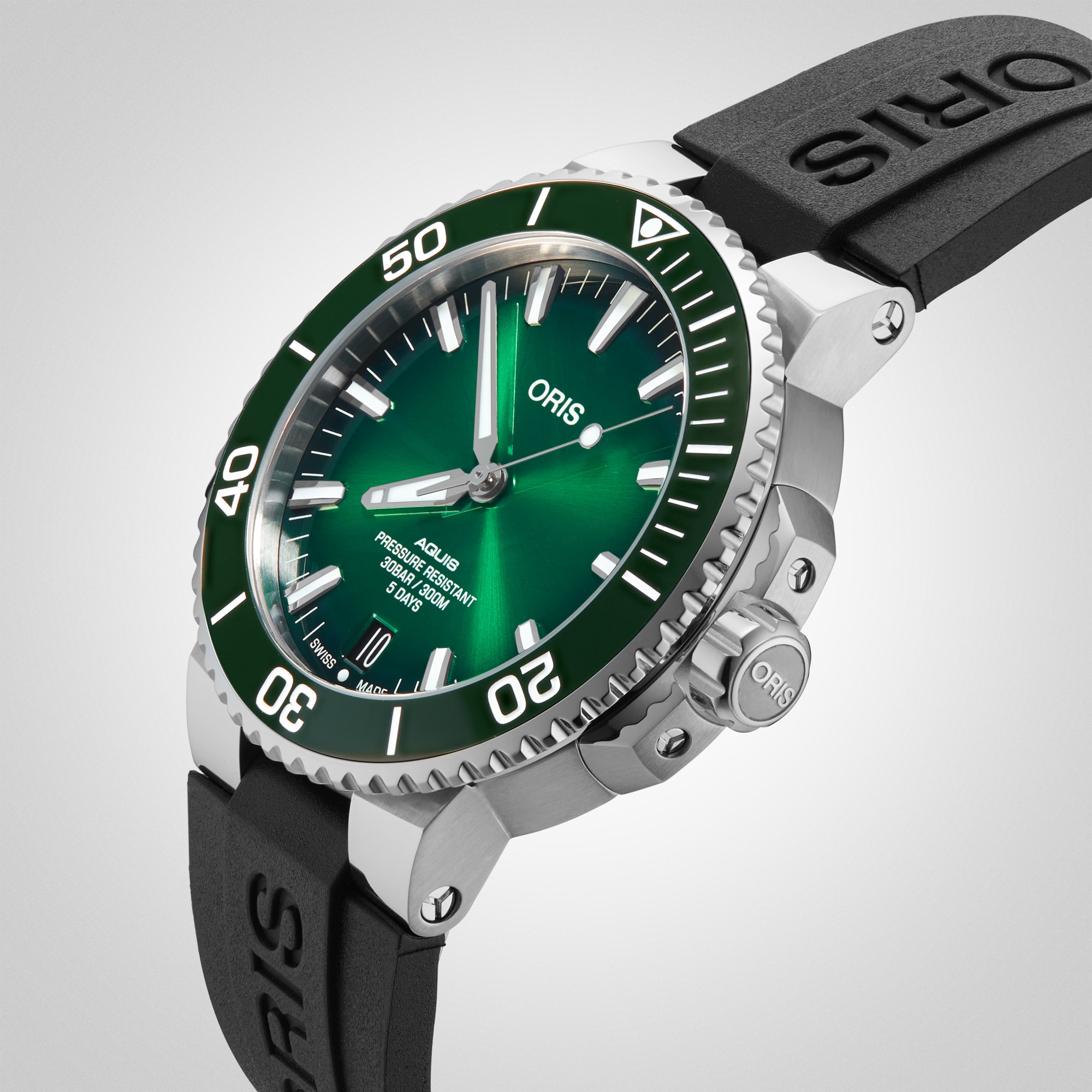 Oris Aquis Date Calibre 400 | 43.5mm Green Dial | Automatic Diver Watch - Image 4