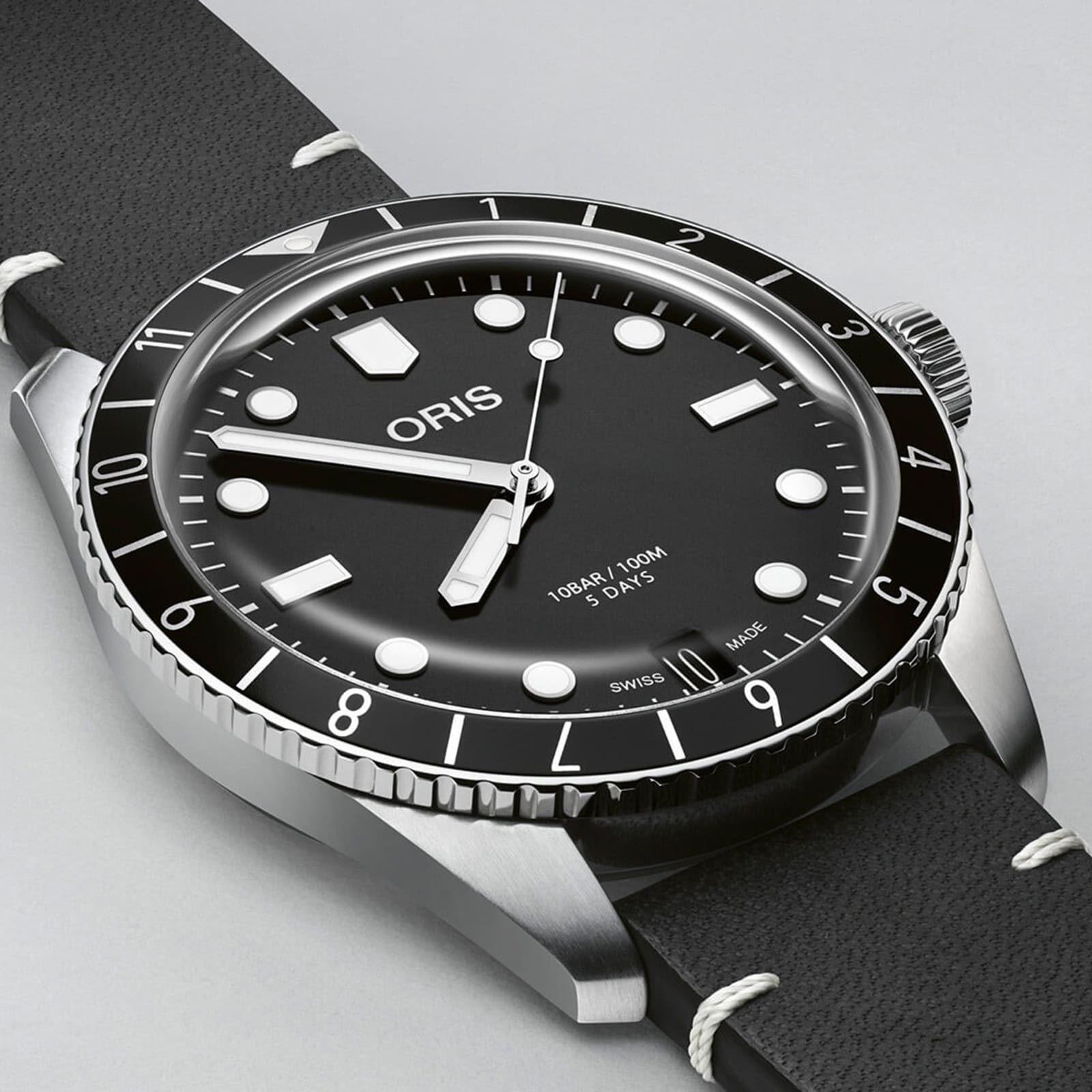 Oris Diving 01 400 7772 4054-07 | 40mm Black Automatic Watch | Stainless Steel - Image 3
