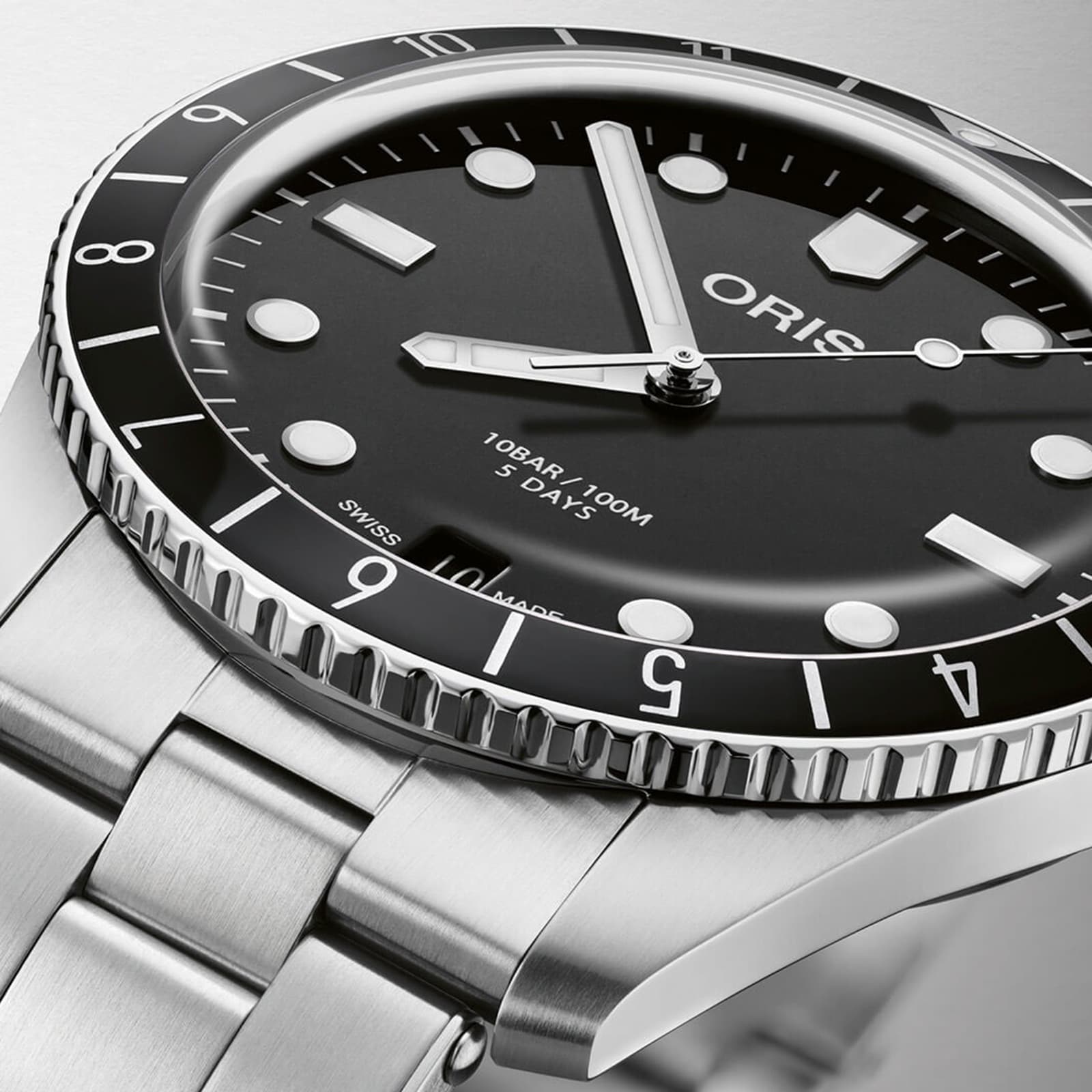 Oris Divers Automatic Watch - 40mm Stainless Steel Black Dial - 100M Water Resistant - Image 3