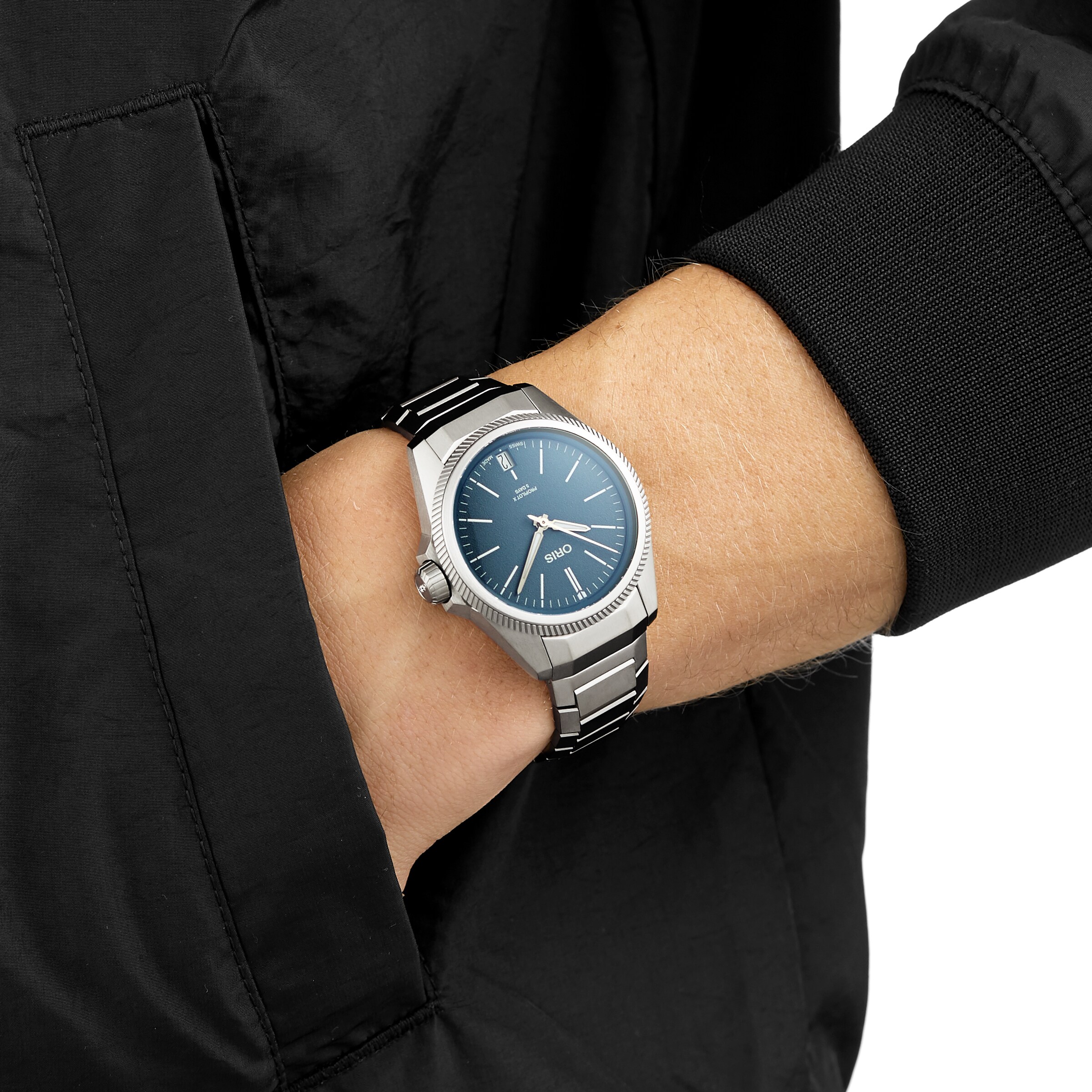 Oris Big Crown ProPilot X Calibre 400 | 39mm Titanium Automatic Blue Watch - Image 3