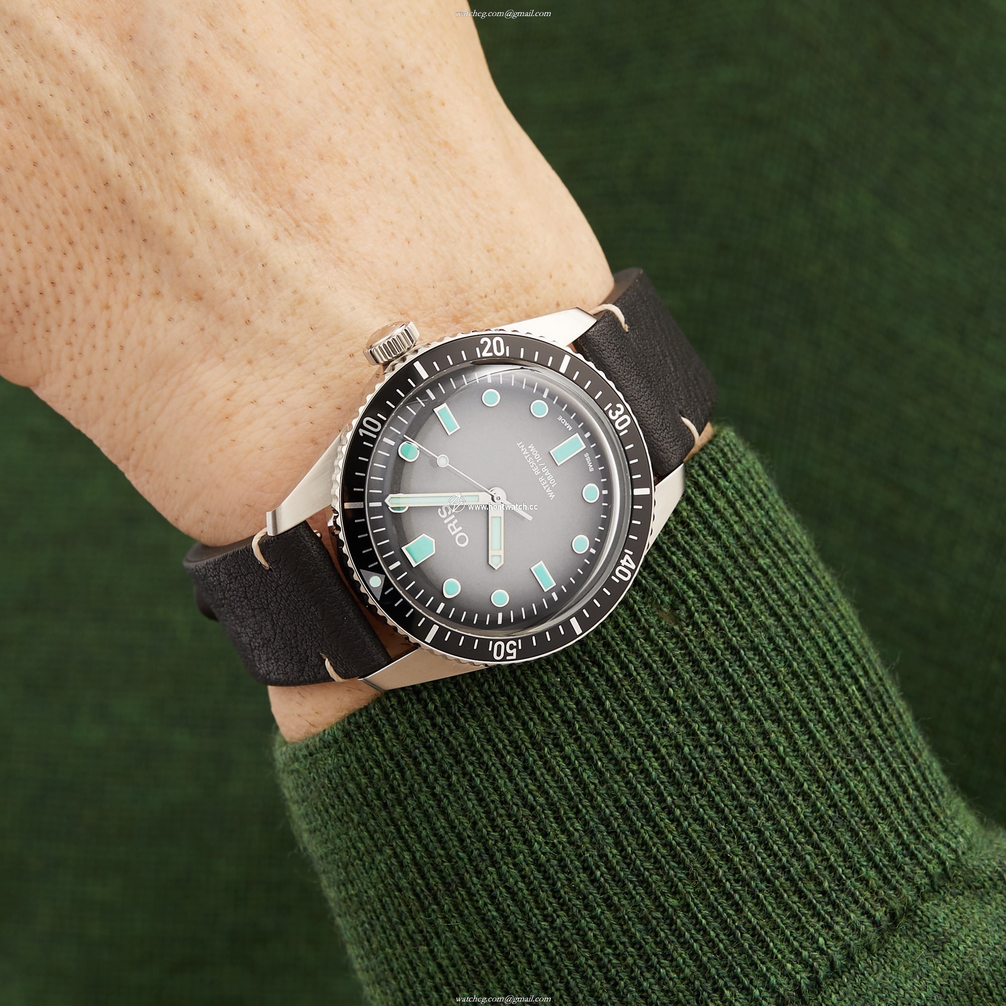Oris Diving 01 733 7707 4053-07 | 40mm Automatic Grey Dial | Stainless Steel - Image 2
