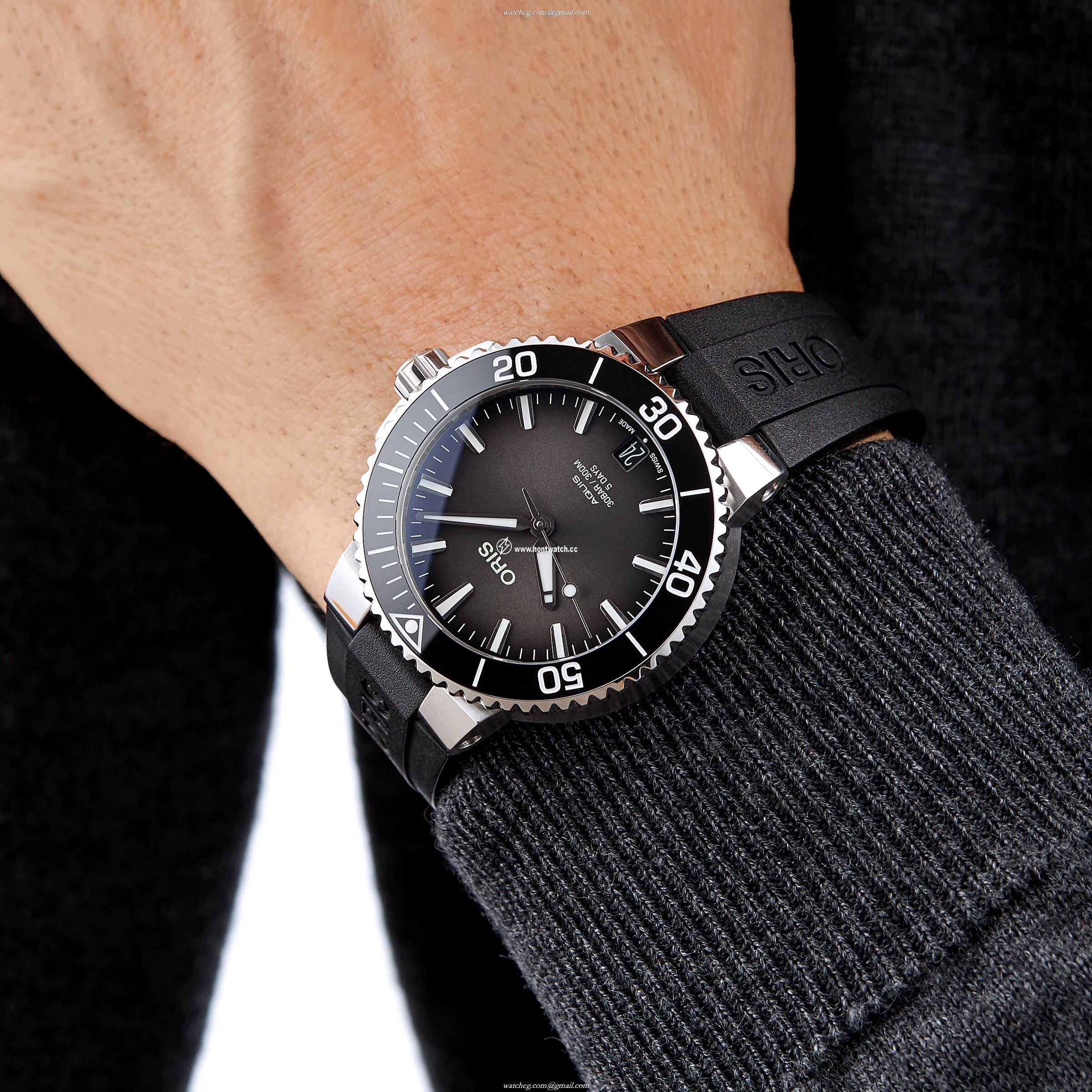 Oris Diving Automatic Watch - 41.5mm Black Dial - Stainless Steel & Rubber - Image 2