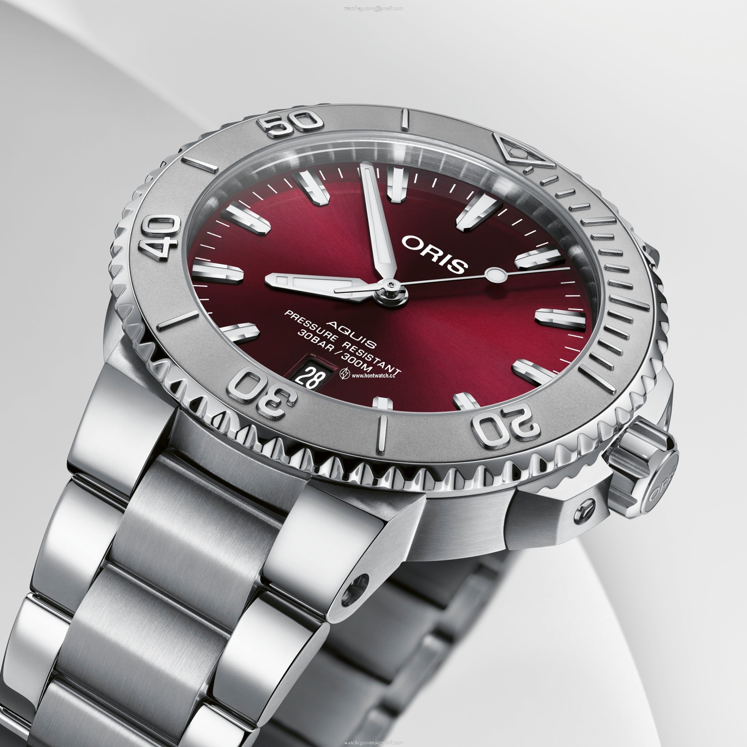 Oris Aquis Red Dial Automatic Watch - 41.5mm Stainless Steel - 300M Water Resistant - Image 2