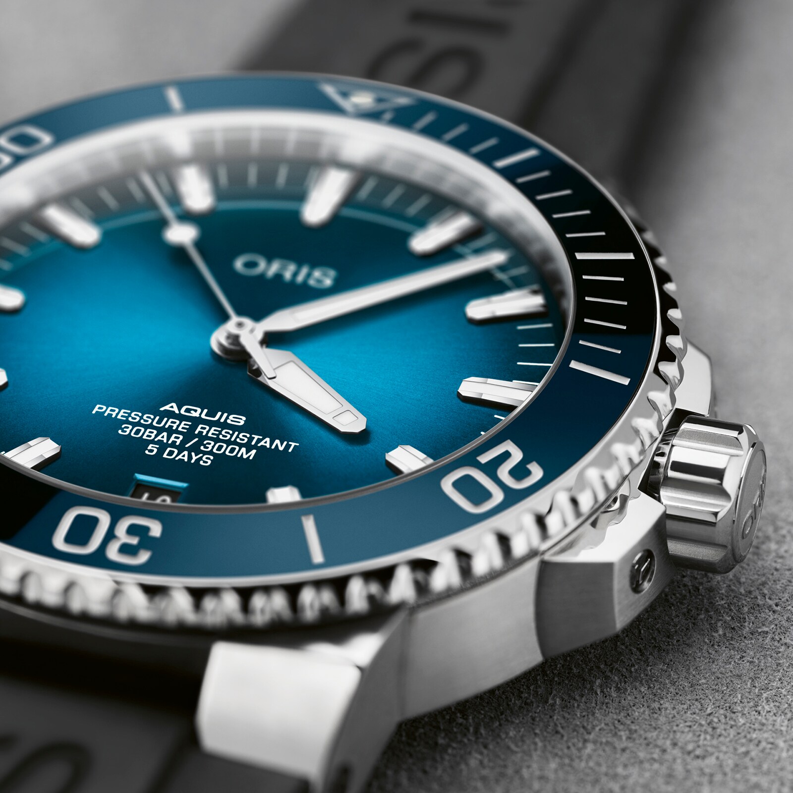 Oris Aquis Automatic Blue Dial Watch - 43.5mm Stainless Steel - 300m Water Resistant - Image 3