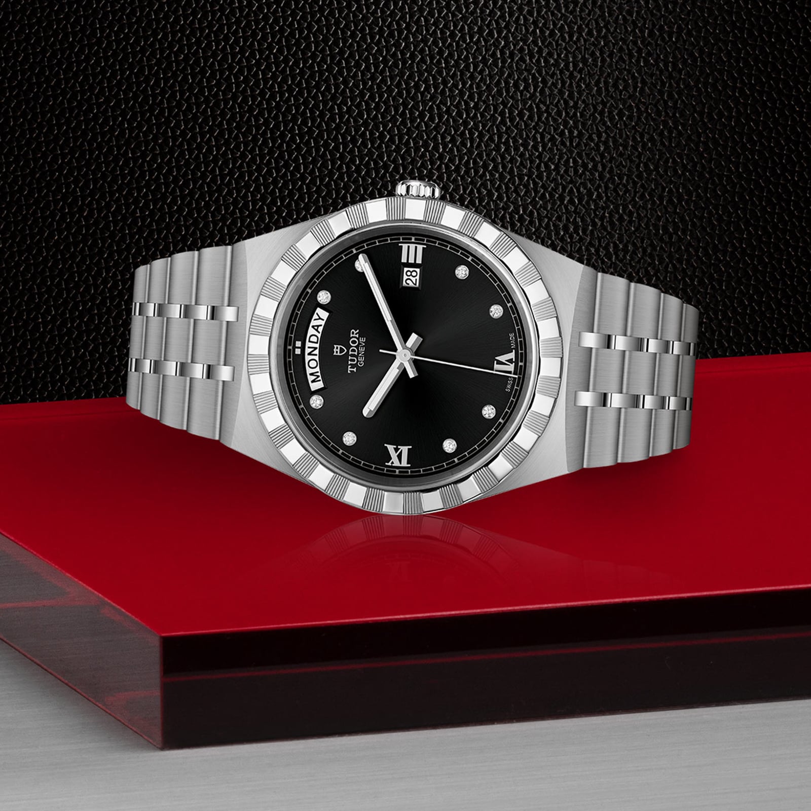 Tudor Royal M28600-0004 | 41mm Automatic Watch | Black Dial & Steel Bracelet - Image 3