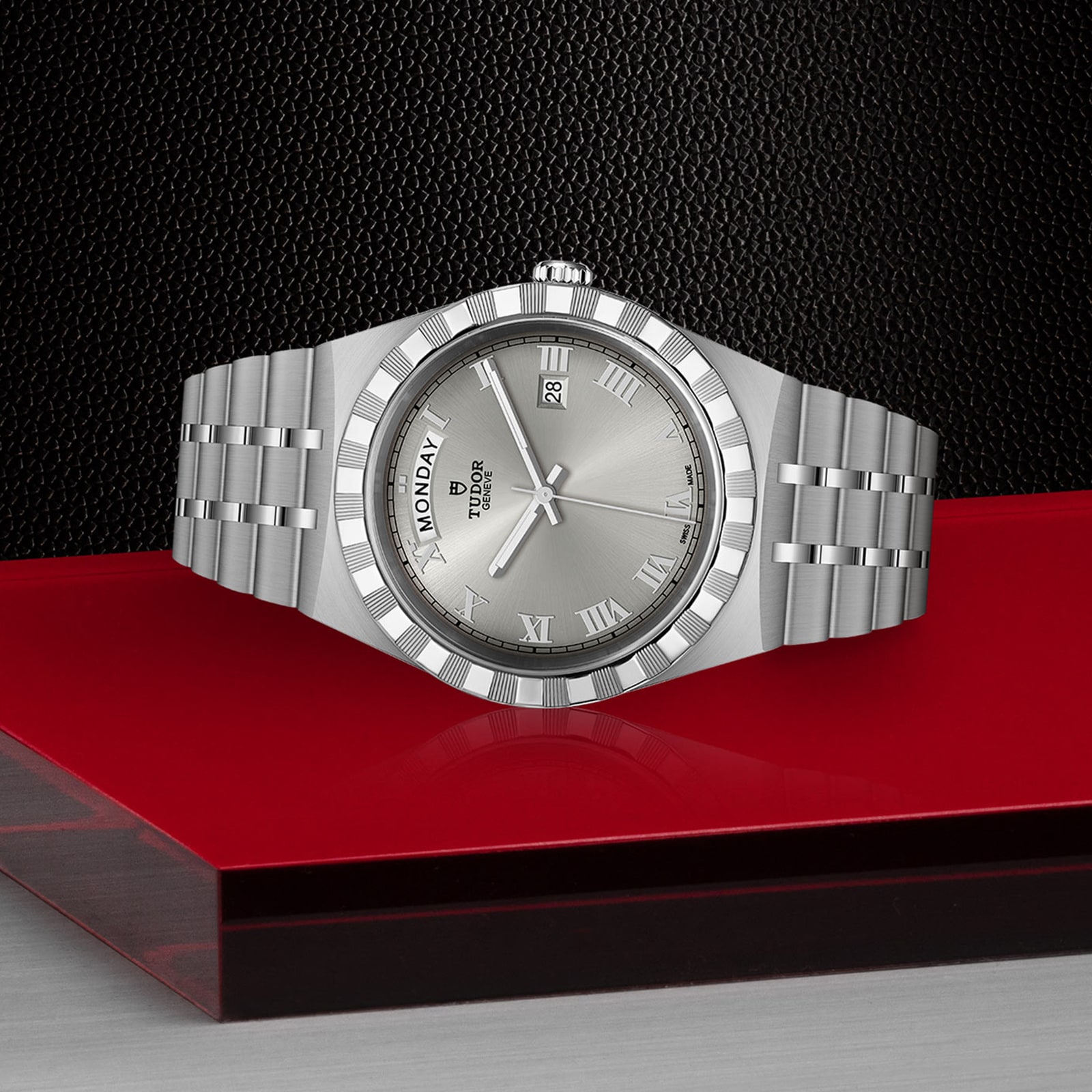 Tudor Royal M28600-0001 Automatic Watch - 41mm Silver Dial | Roman Numerals - Image 3