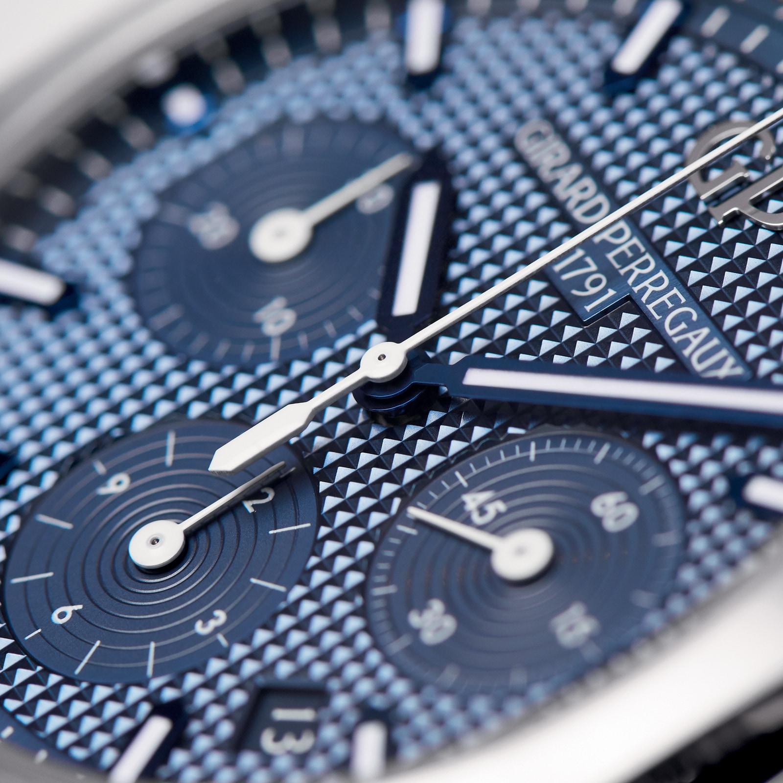 Girard-Perregaux Laureato 42mm Blue Dial Automatic Steel Watch - Image 4