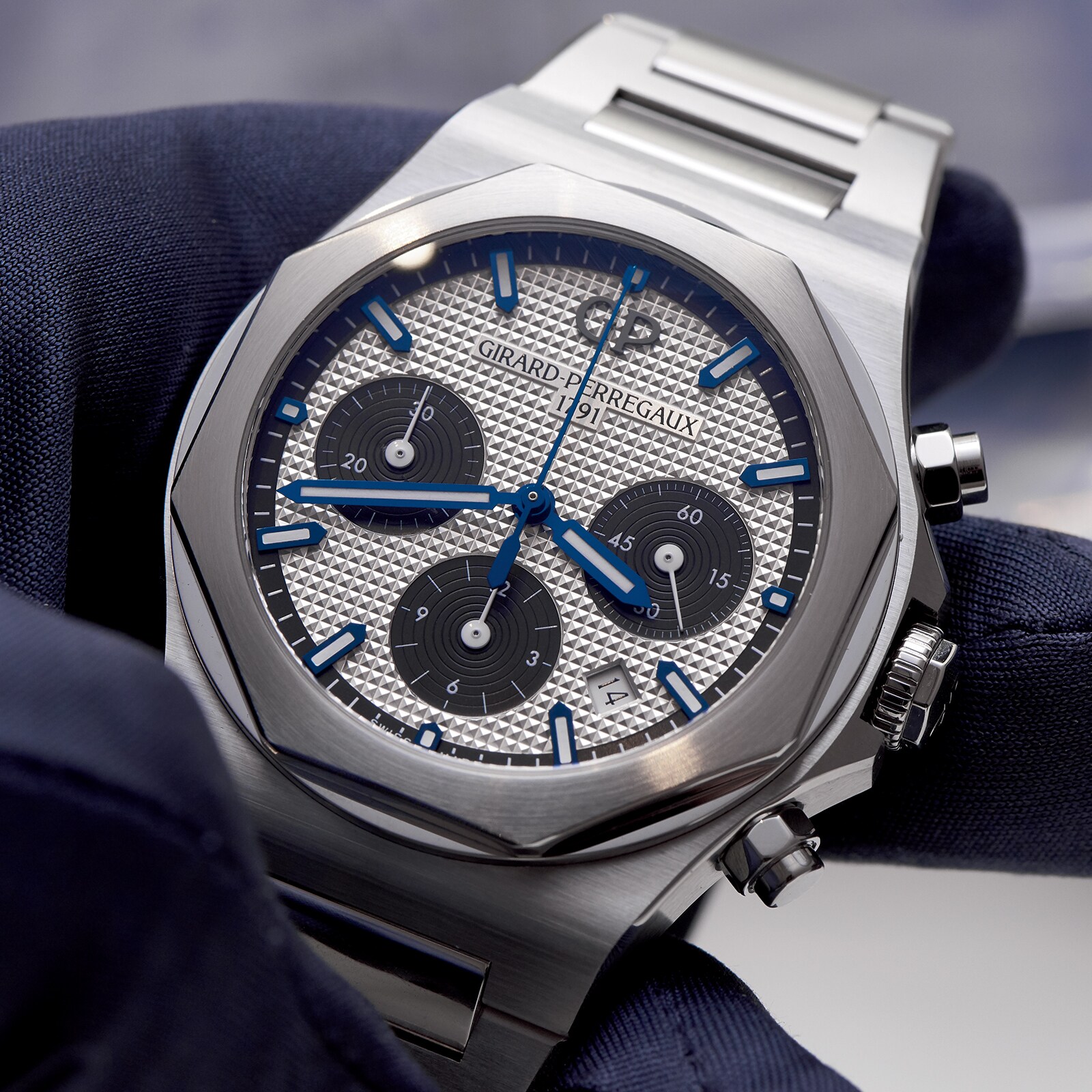Girard-Perregaux Laureato 42mm Steel Automatic Silver Dial Watch - Image 4