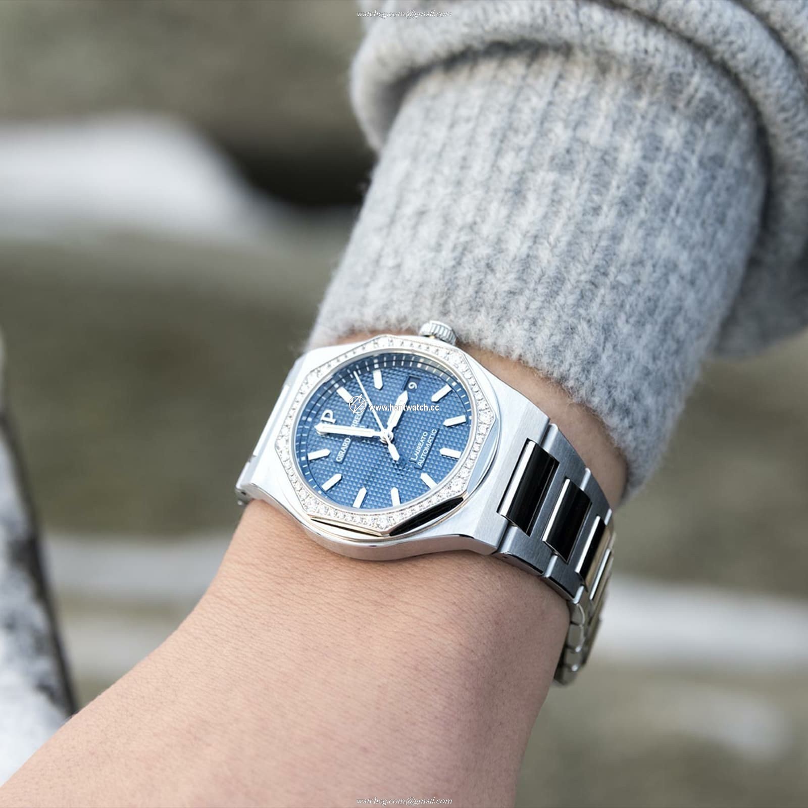 Girard-Perregaux Laureato 34mm Blue Dial Quartz Watch | Stainless Steel - Image 2