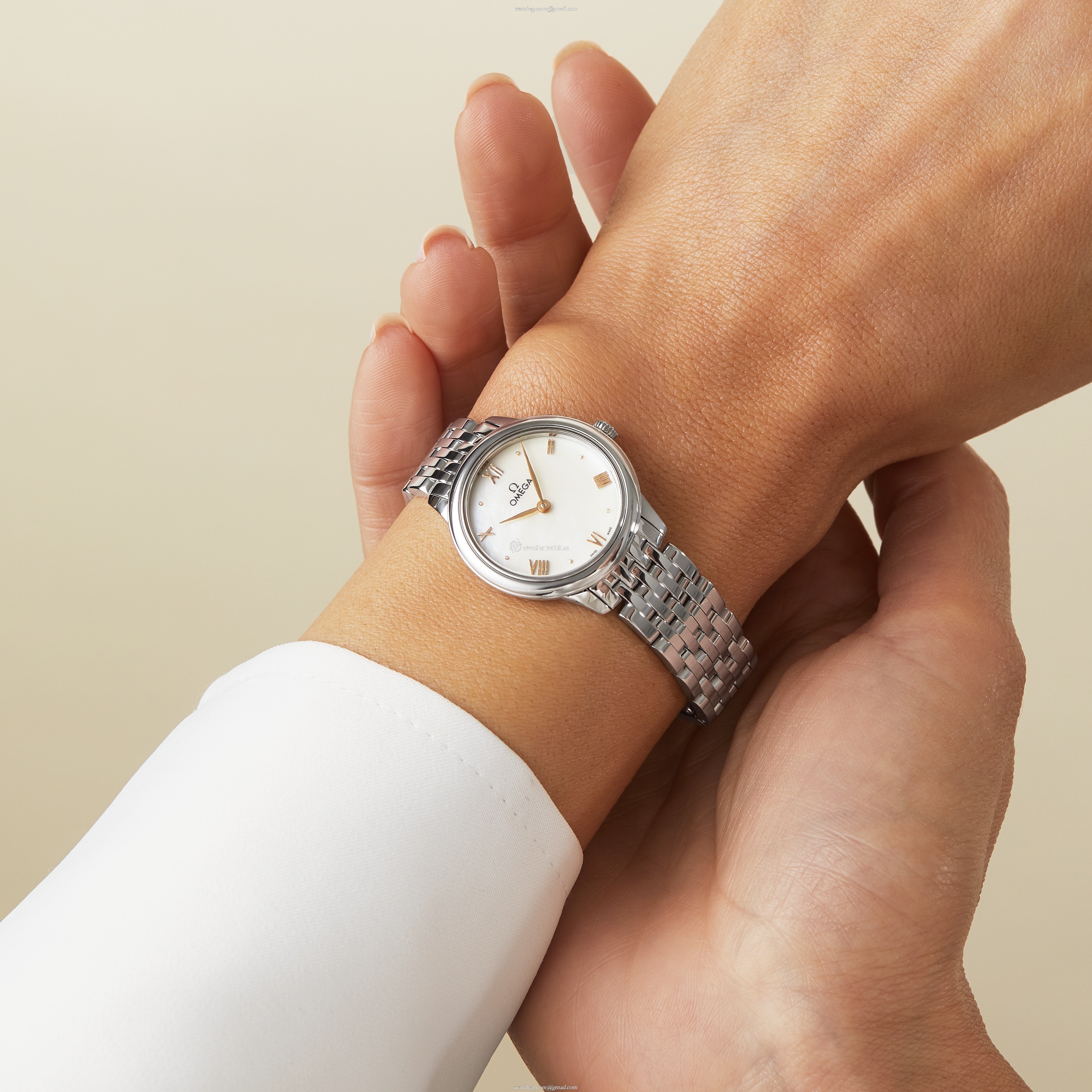 Omega De Ville Prestige | 27.5mm Stainless Steel | Quartz | Mother of Pearl Dial - Image 2