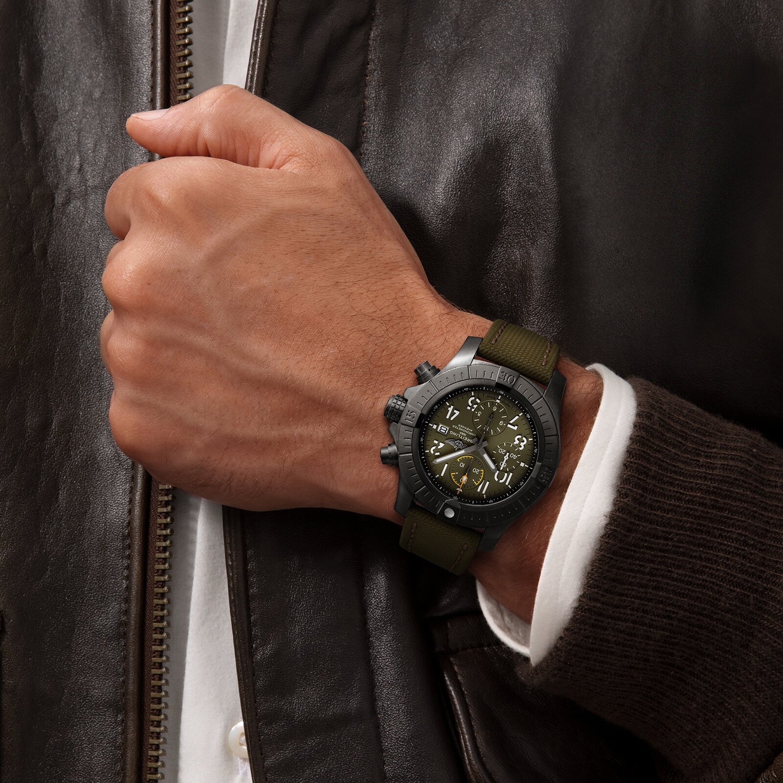 Breitling Avenger Titanium Automatic Green Watch - 45mm Case | 300m Water Resistant - Image 4