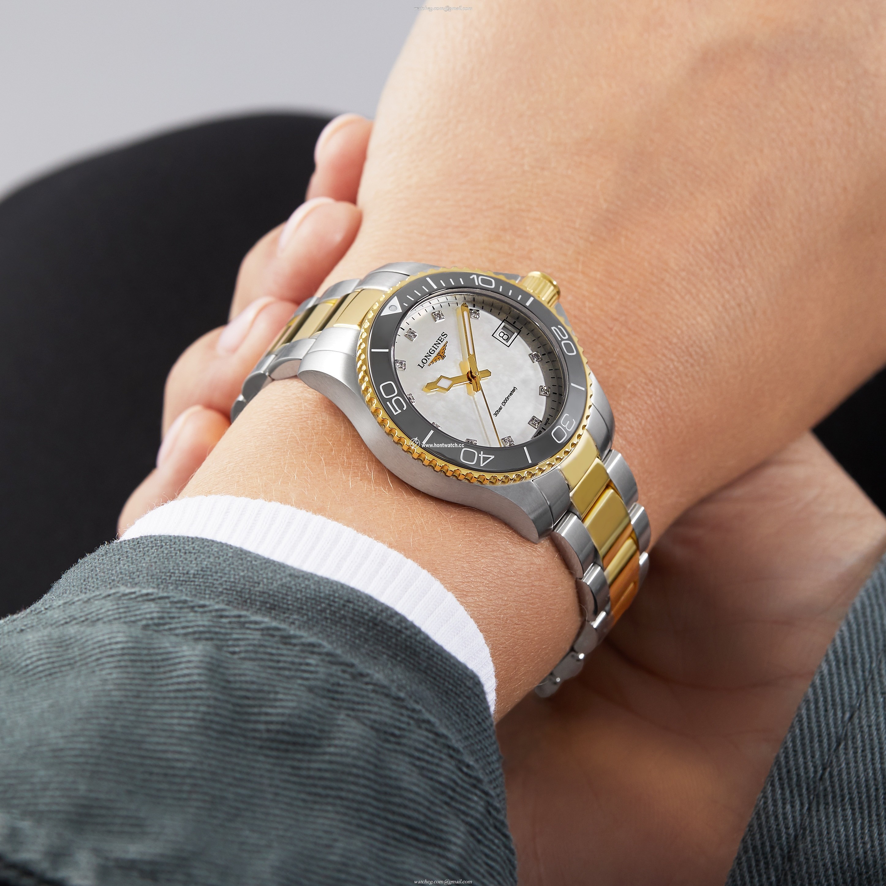 Longines HydroConquest L33703876 | 32mm Quartz | Mother of Pearl & Diamond Dots - Image 2