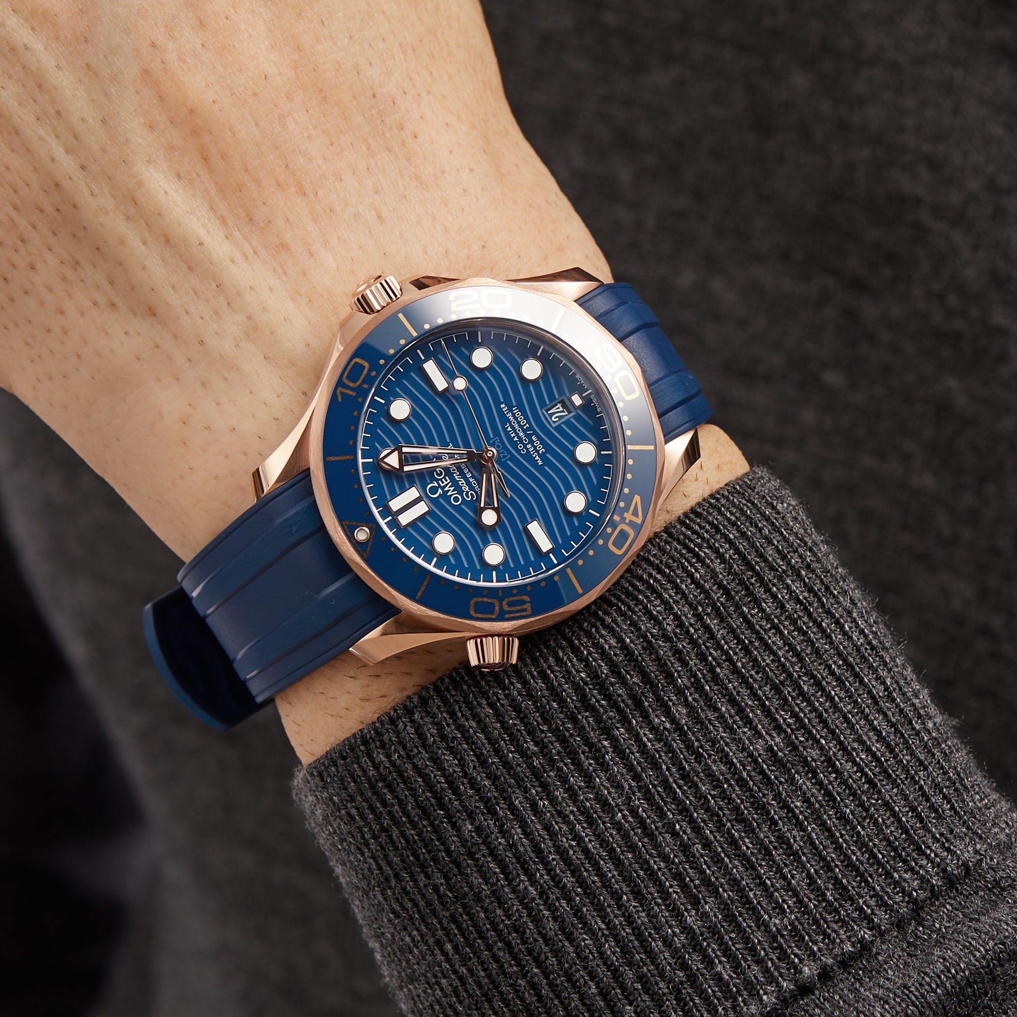 Omega Seamaster Diver 300M 42mm Blue Dial 18ct Rose Gold Automatic - Image 3