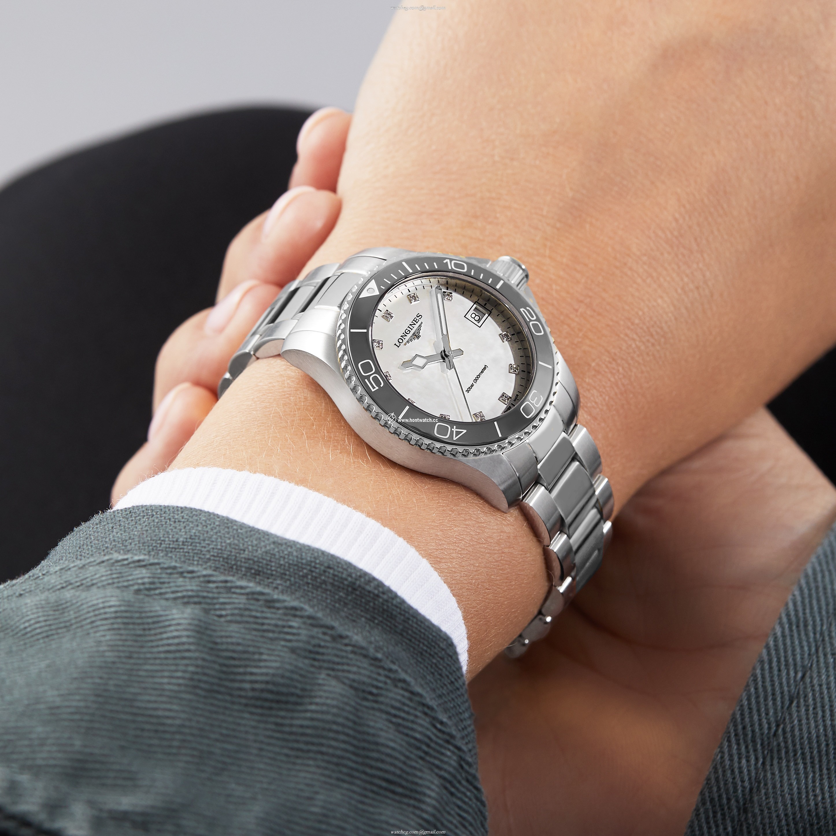 Longines HydroConquest L33704876 | 32mm Quartz Watch | Mother of Pearl Dial - Image 2