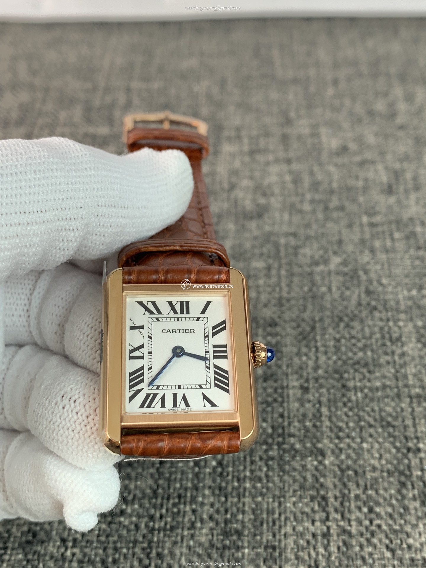 Cartier Tank W1529856 Replica Watch for Men - Quartz 22mm Rose Gold
