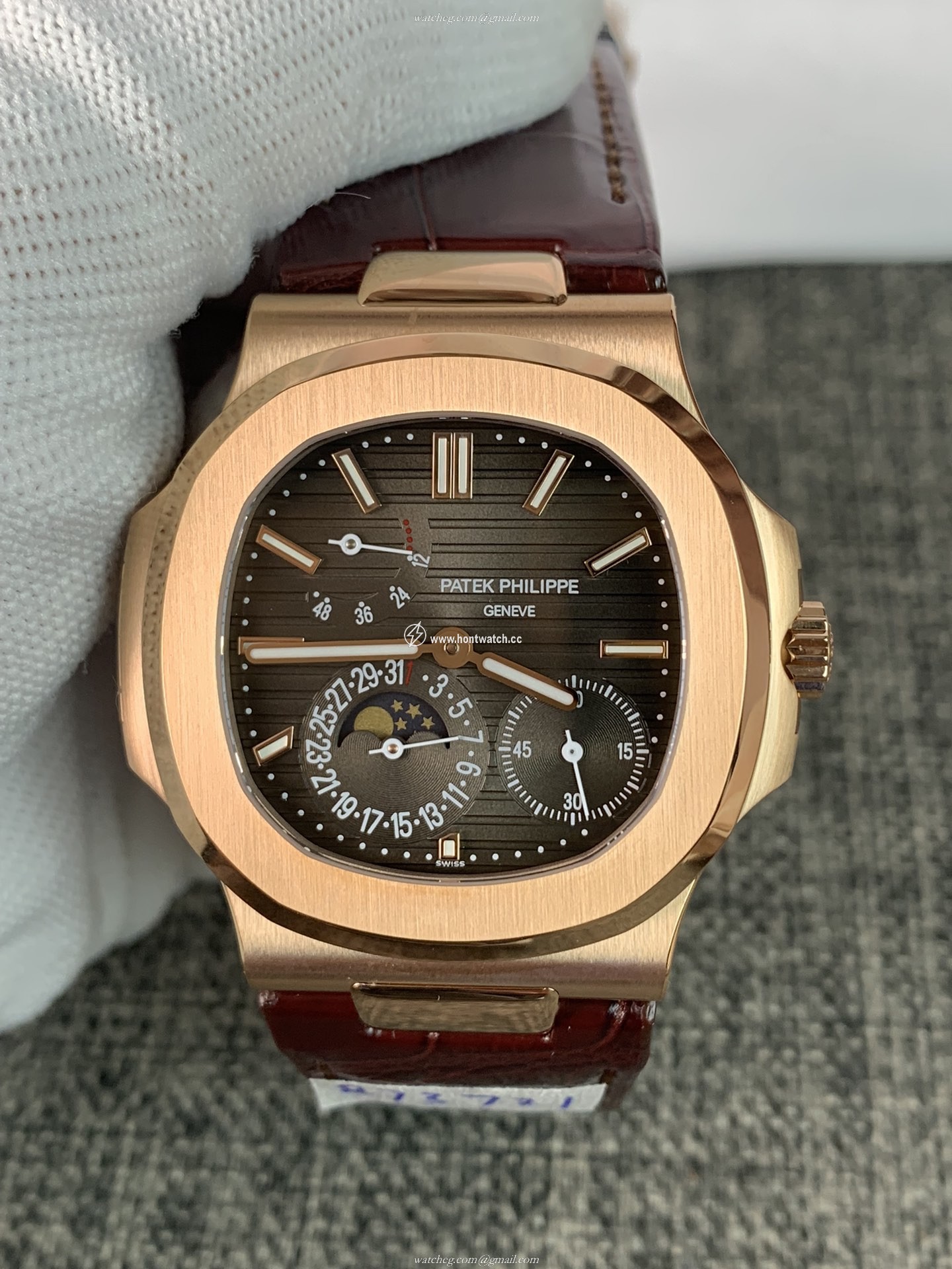 Patek Philippe Nautilus 5712R-001 Replica - Men's 40mm Rose Gold Watch