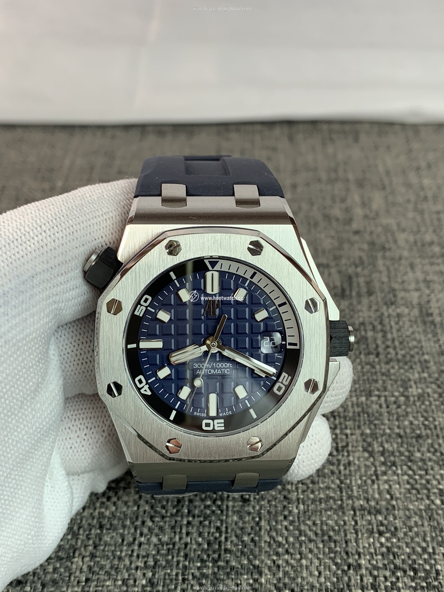 Audemars Piguet Royal Oak Offshore Diver 15720ST Replica - 42mm Swiss AP4308