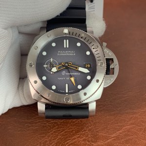 Panerai Luminor PAM01323 Replica Watch - 42mm Swiss P900 GMT - Men