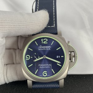 Panerai Luminor PAM01117 Replica Watch for Men - 44mm Swiss P9010