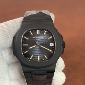 Patek Philippe Nautilus 5711 Men's Watch - 40mm MAD Paris Custom | PP324CS